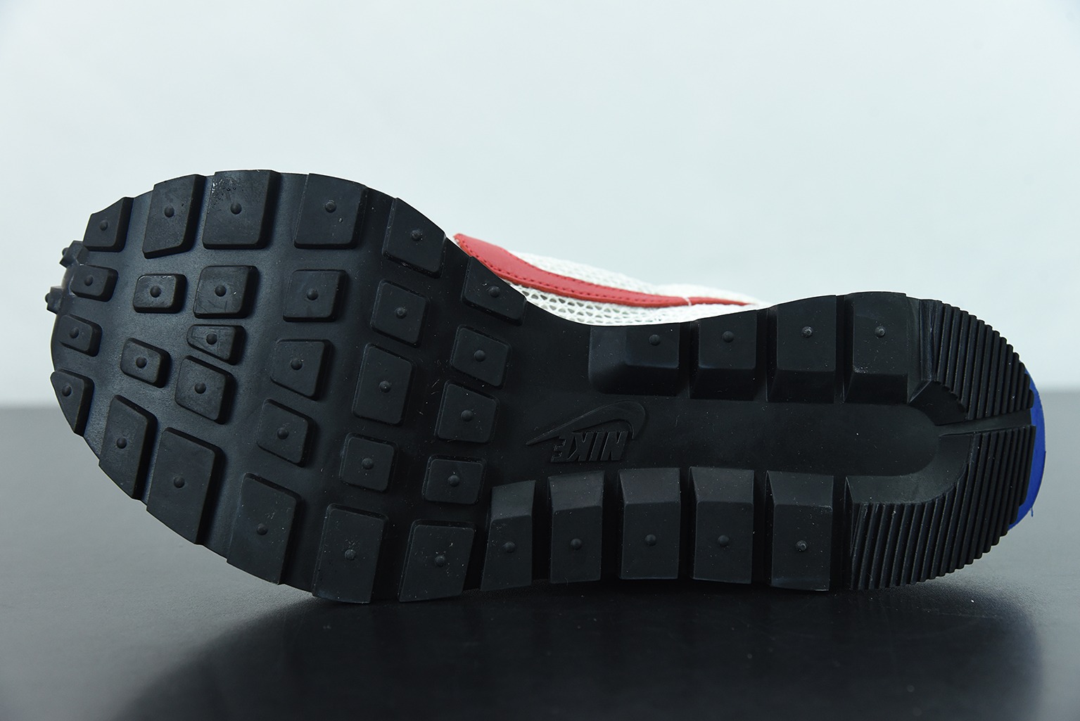 Sacai x Nike VaporWaffle"Grey/Black/Blue/Red"改良马拉松解构设计前卫变形三层底休闲慢跑鞋 货号:CV1363-100