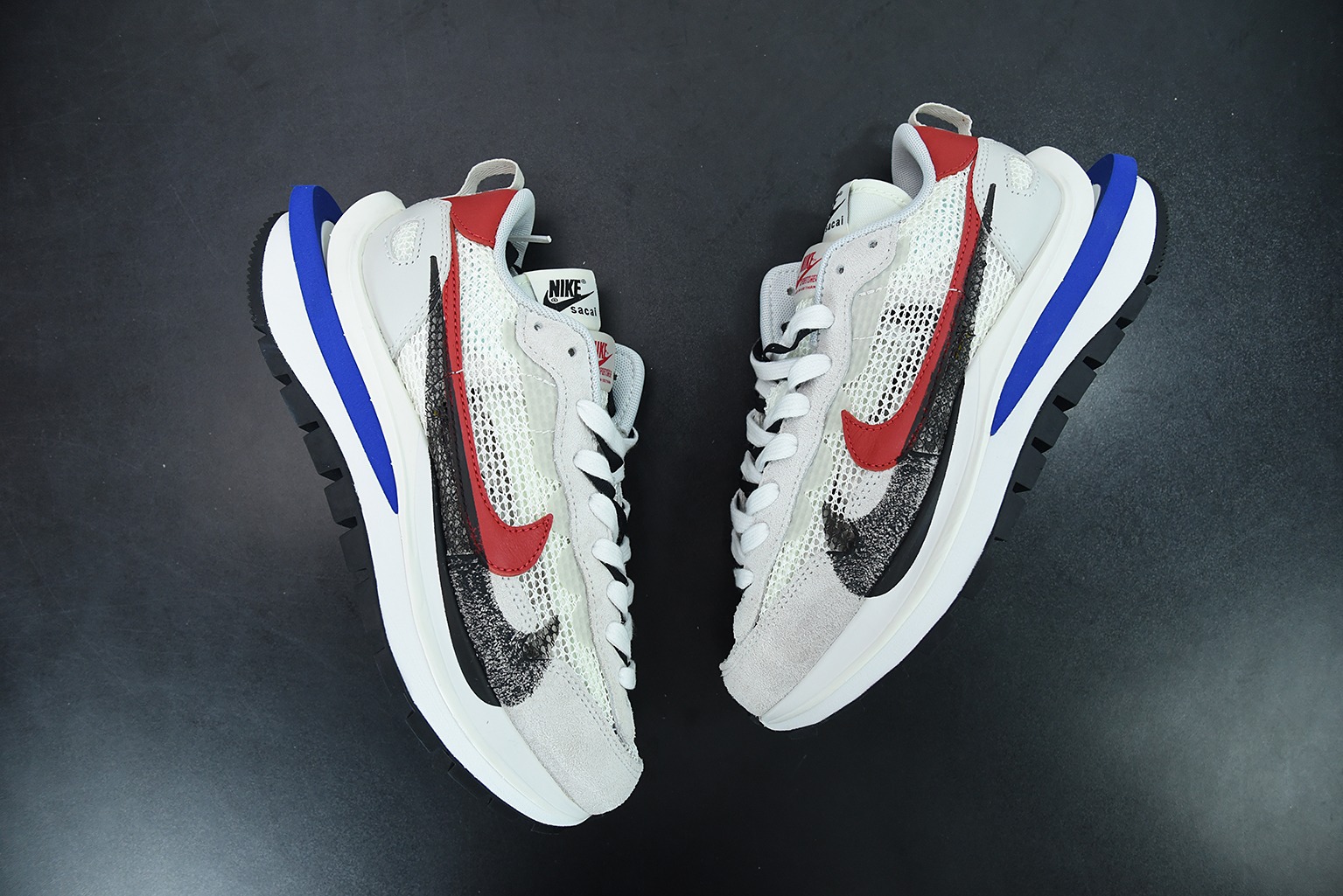 Sacai x Nike VaporWaffle"Grey/Black/Blue/Red"改良马拉松解构设计前卫变形三层底休闲慢跑鞋 货号:CV1363-100