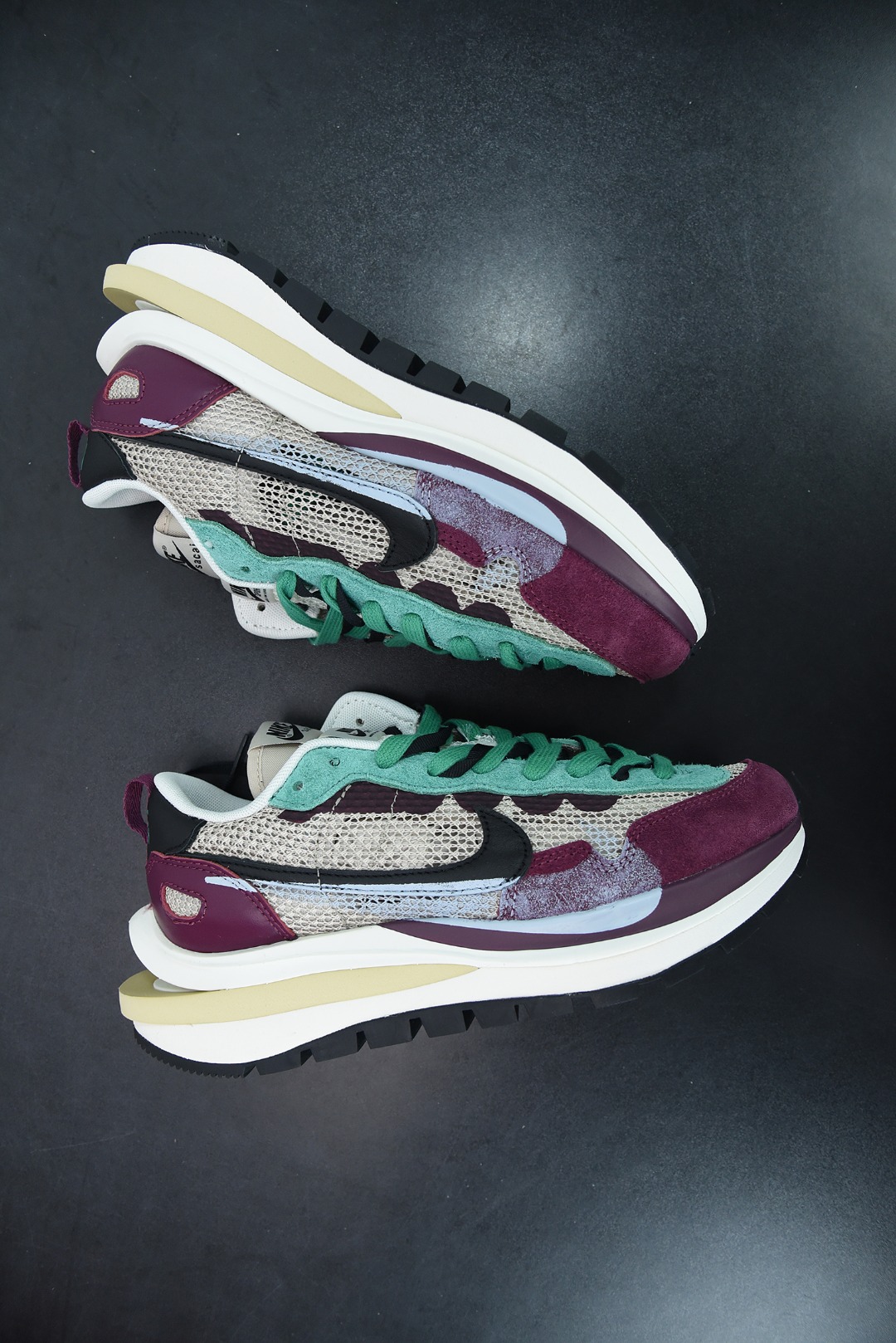 Sacai x Nike VaporWaffle"Grey/Black/Blue/Red"改良马拉松解构设计前卫变形三层底休闲慢跑鞋 货号:CV1363-100