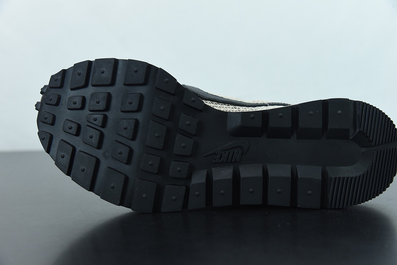 Sacai x Nike VaporWaffle"Grey/Black/Blue/Red"改良马拉松解构设计前卫变形三层底休闲慢跑鞋 货号:CV1363-100
