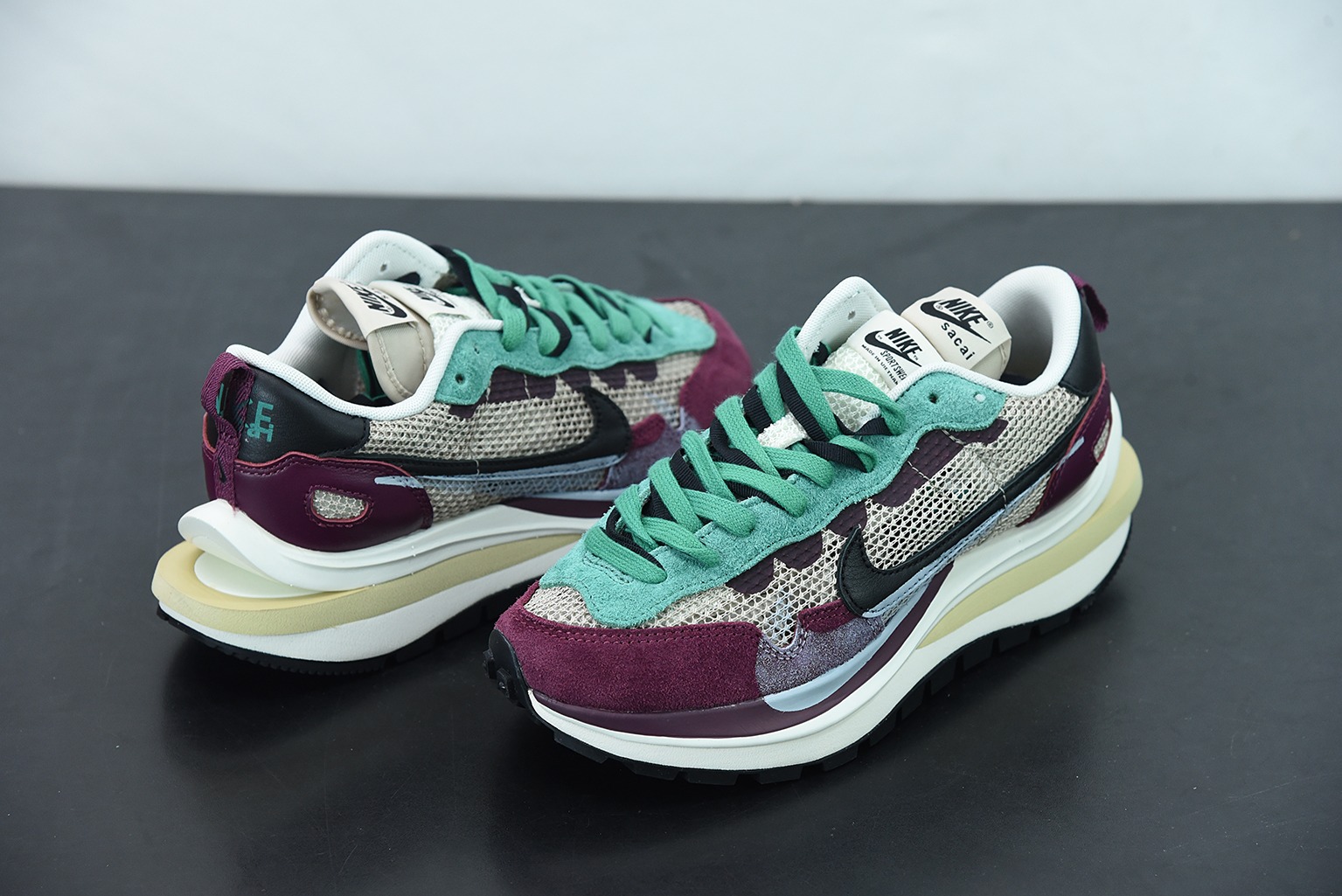 【新品】NIKE VAPORWAFFLE SACAI cv1363-100