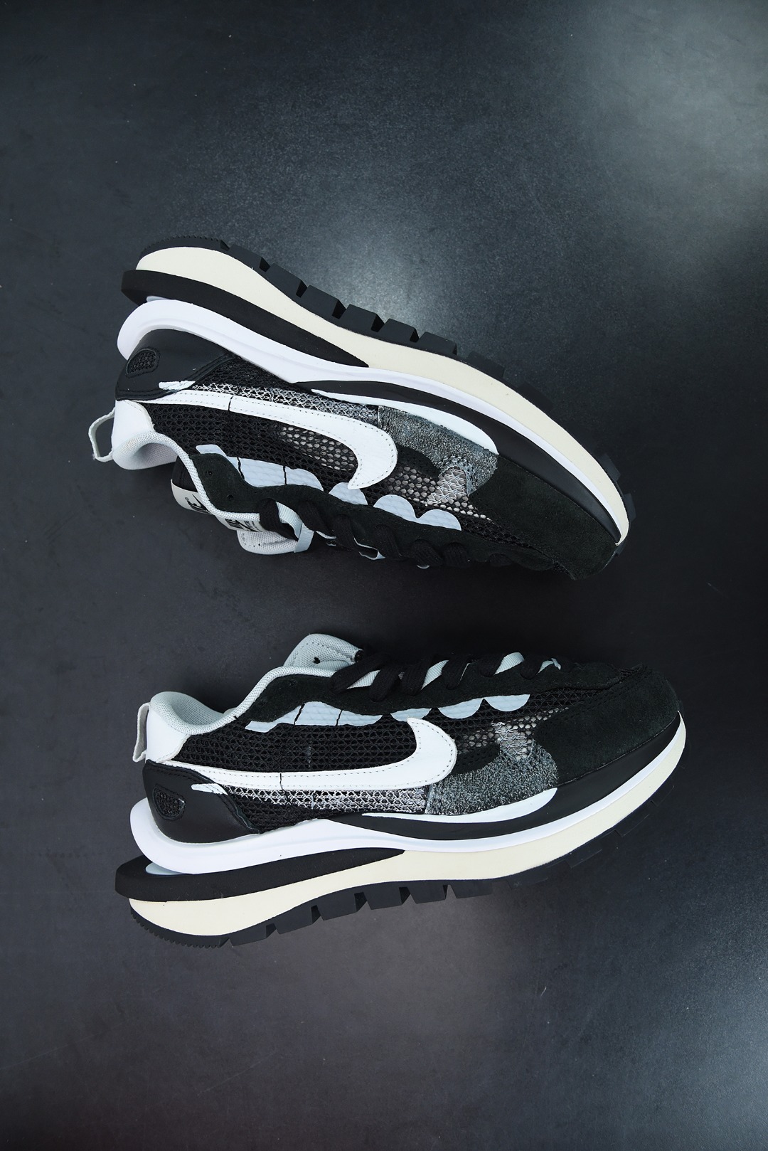 Sacai x Nike VaporWaffle"Grey/Black/Blue/Red"改良马拉松解构设计前卫变形三层底休闲慢跑鞋 货号:CV1363-100
