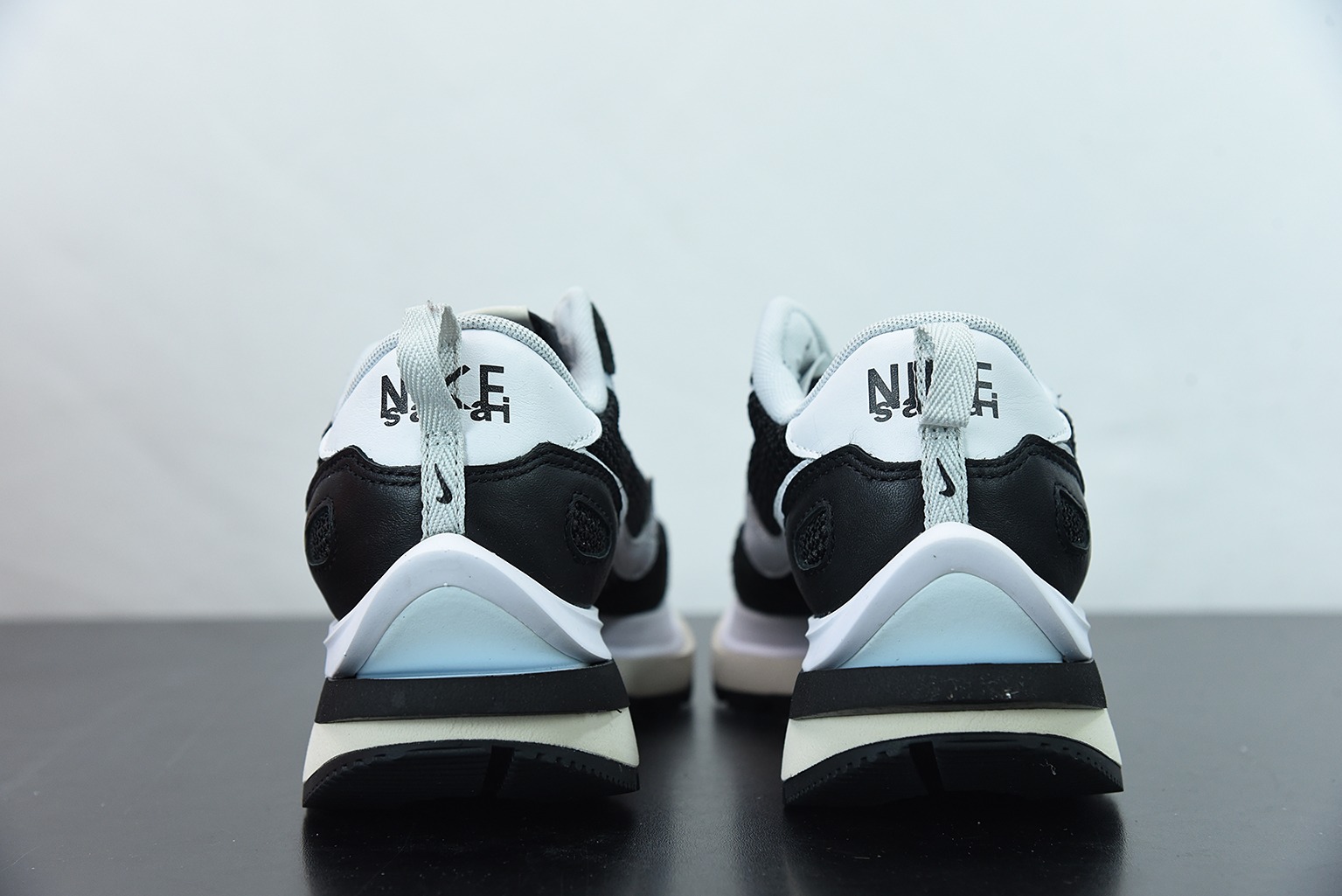 Sacai x Nike VaporWaffle"Grey/Black/Blue/Red"改良马拉松解构设计前卫变形三层底休闲慢跑鞋 货号:CV1363-100