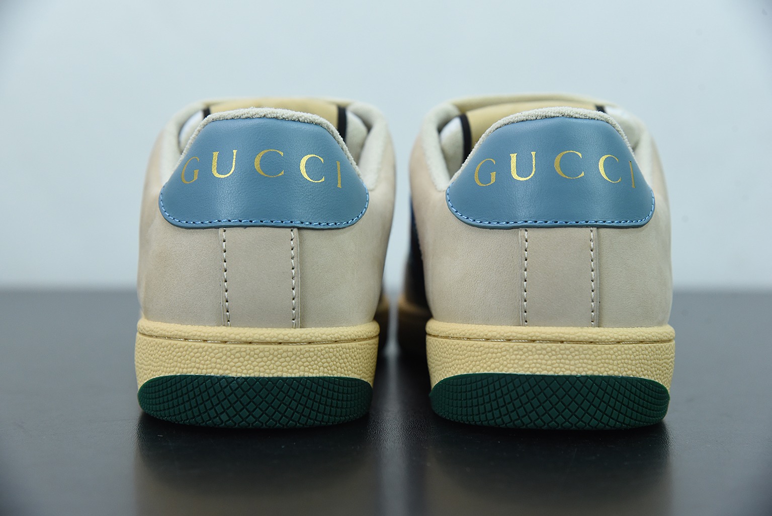 Gucci 2022早春最新水钻款Distressed Screener sneaker古驰小脏鞋