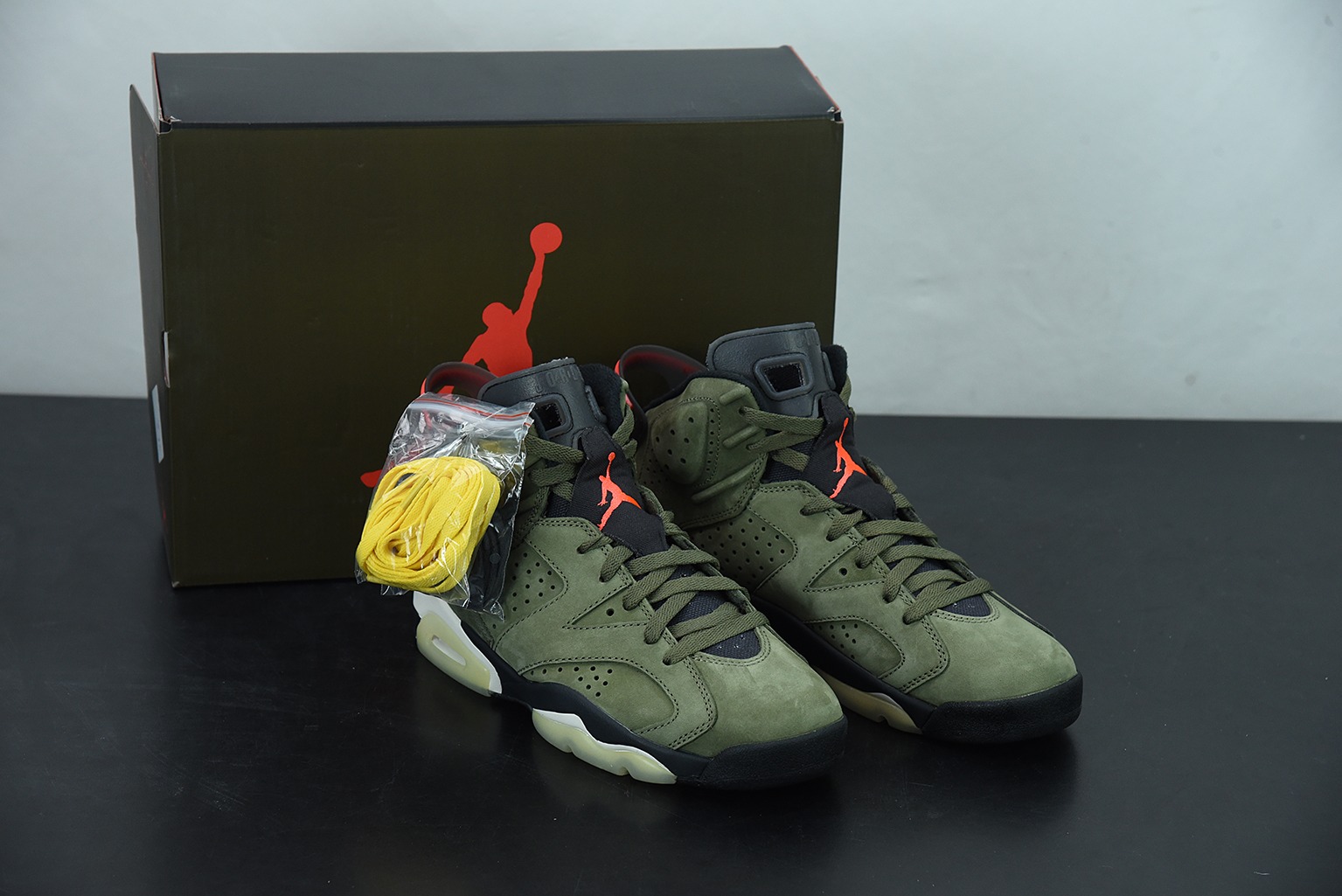 X00L6 纯原版 Air Jordan 6 x TS联名 AJ6 军绿夜光男子高帮篮球鞋 货号：CN1084-200