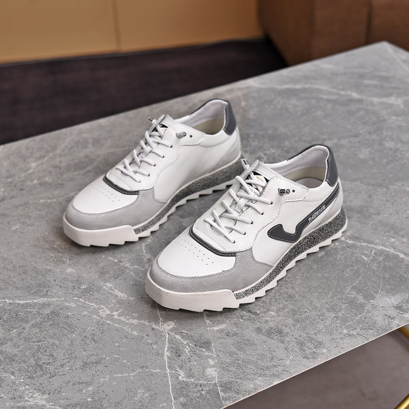 I5 , 普拉达 Prada 2022网红同款新品上市、休闲舒适男鞋一脚蹬套脚、松紧带方简穿脱面料头层牛皮，内里和鞋垫采用猪皮真皮、软底软面舒适男鞋。