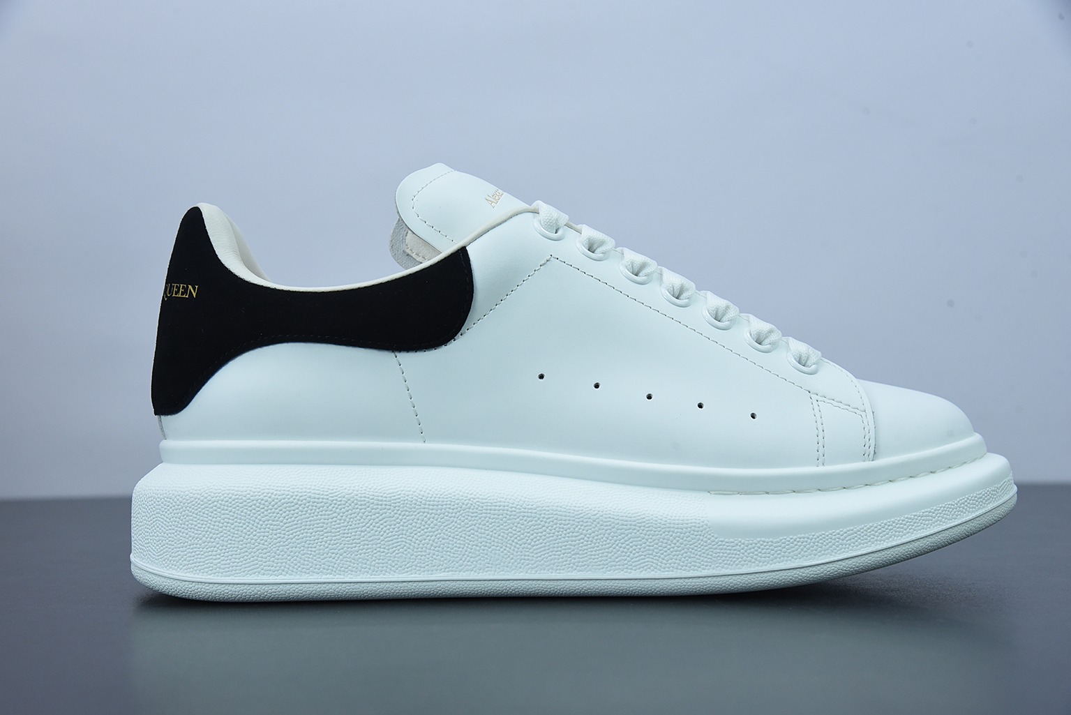 Alexander McQueen/亚历山大麦昆 黑皮尾松糕鞋厚底增高小白鞋0Y3H6