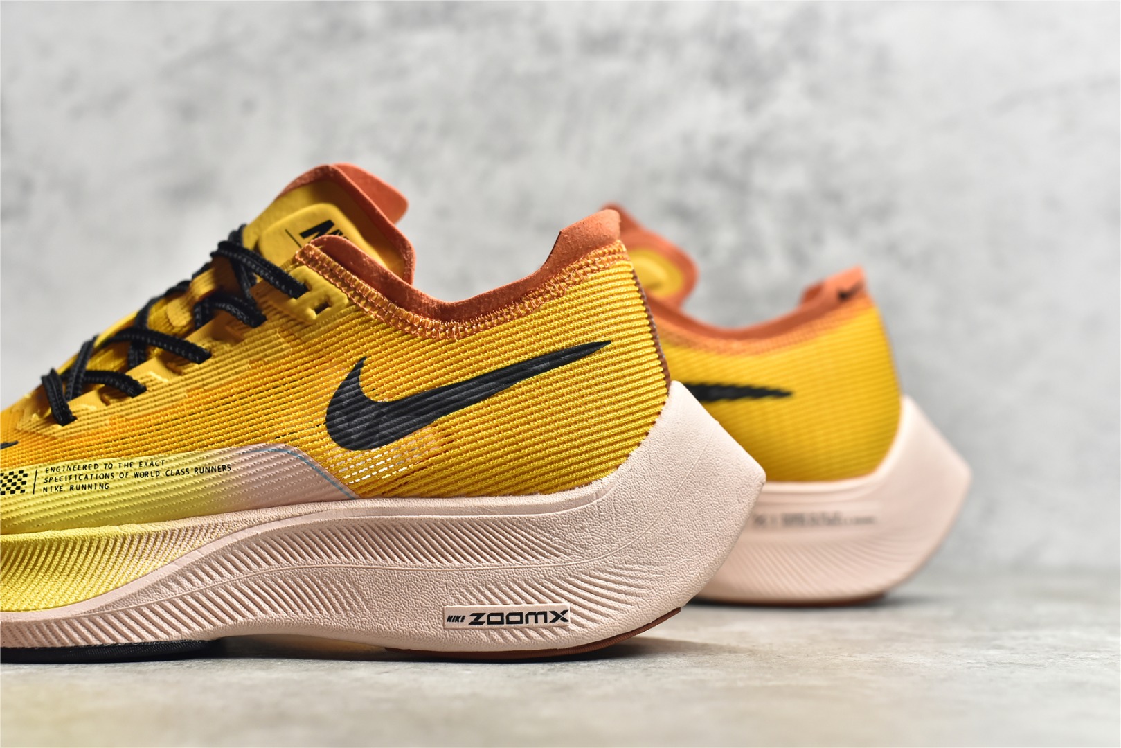 图片[7]-#公司级别 马拉松2代 NK ZoomX Vaporfly NEXT% 最强跑鞋 这款新一代最强跑鞋在鞋面和鞋底都进行了全方位升级。鞋面使用了全新 Vaporweave 科技，这种类似蝉翼的材质相比 Flyknit 更加轻薄透气，更重要的是避免了鞋面吸收汗水和雨水，中底方面，除了延续全掌铲型碳板，中底 ZoomX 泡棉增容 15% 之多，形态上与 Vaporfly Elite 更为相似，但重量并没有增加 尺码：36 36.5 37.5 38 38.5 39 40 40.5 41 42 42.5 43 44 45-选品中心