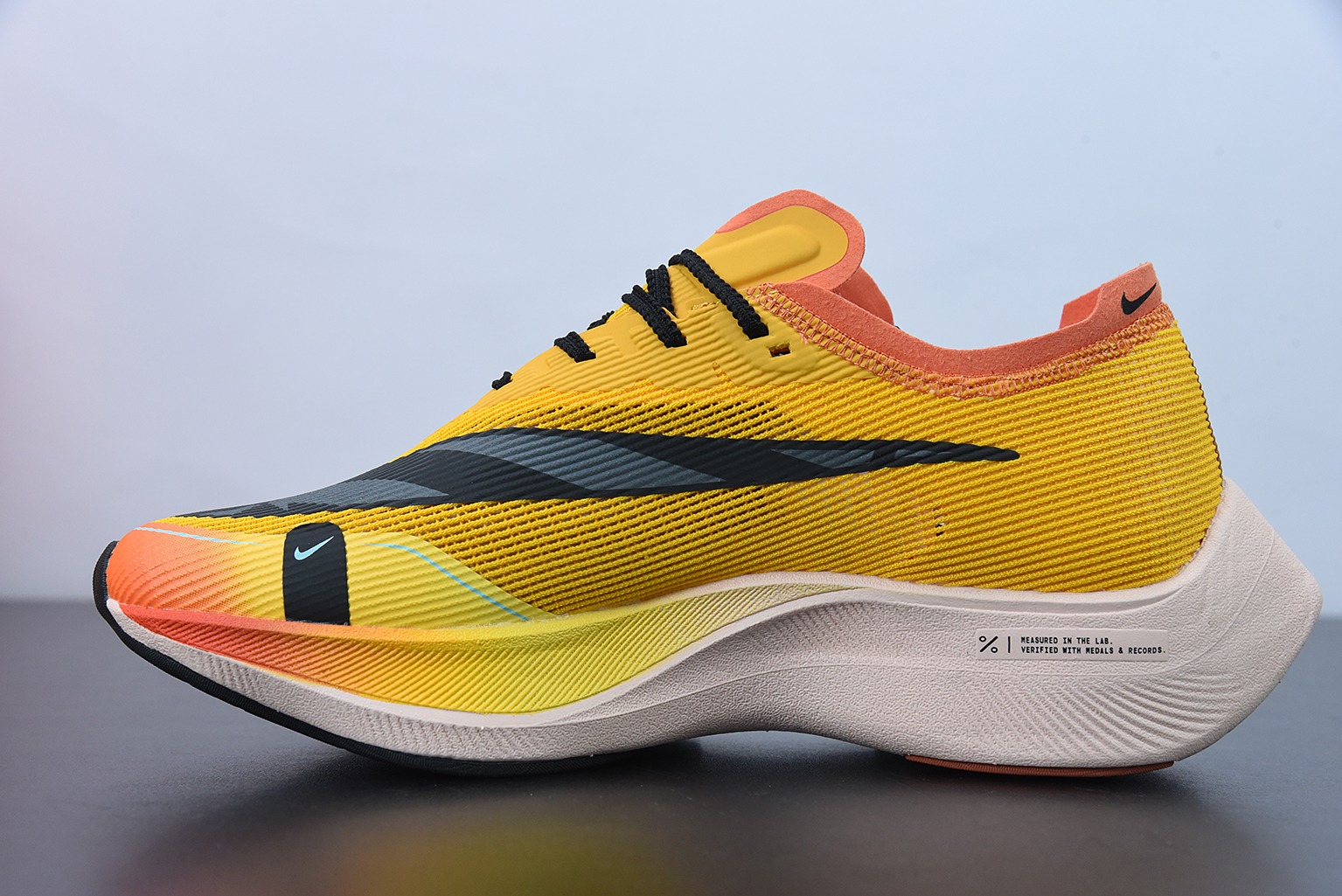 Nk ZoomX Vaporfly NEXT％ 2 马拉松针织面透气运动跑鞋 DO2408-739