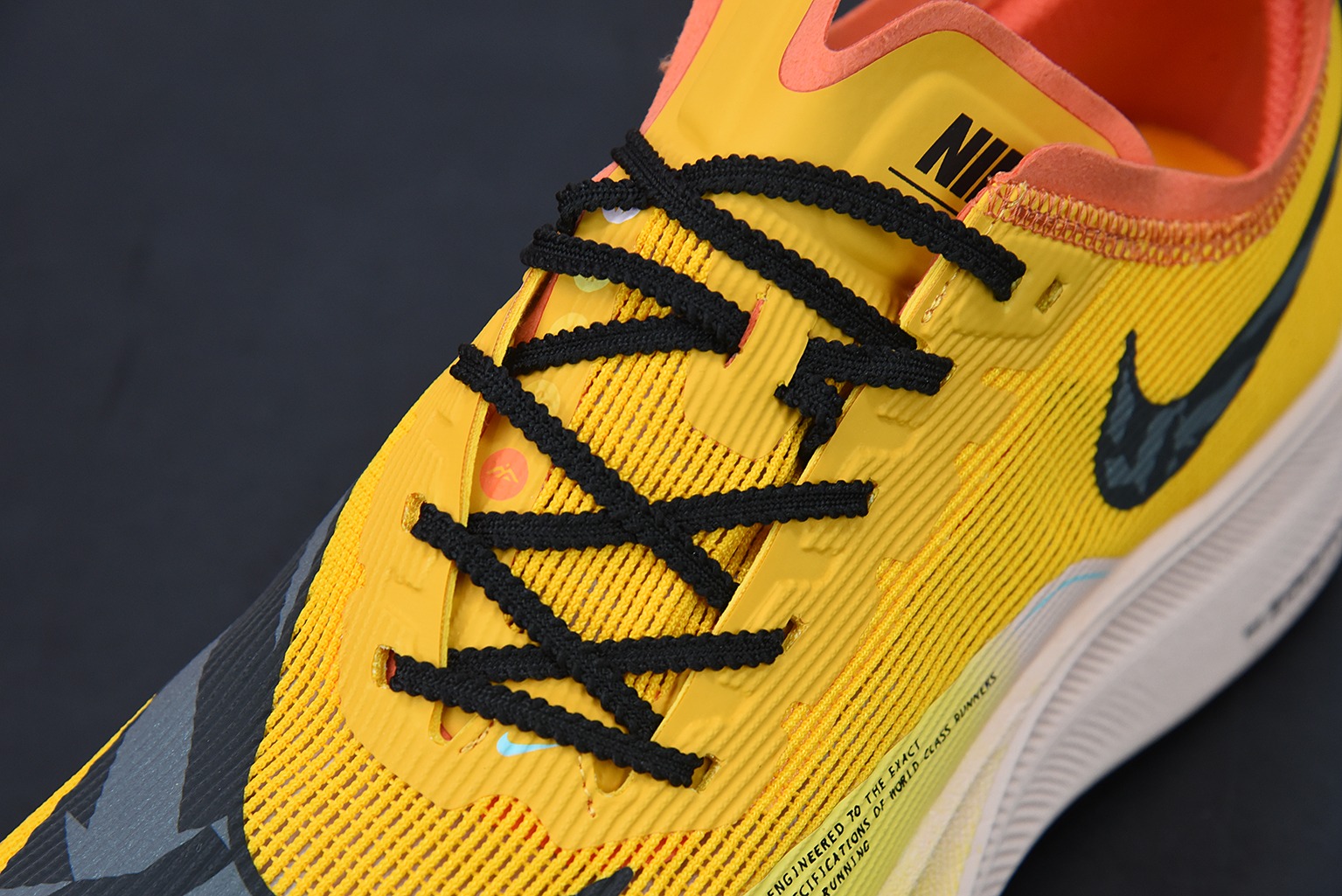 Nk ZoomX Vaporfly NEXT％ 2 马拉松针织面透气运动跑鞋 DO2408-739
