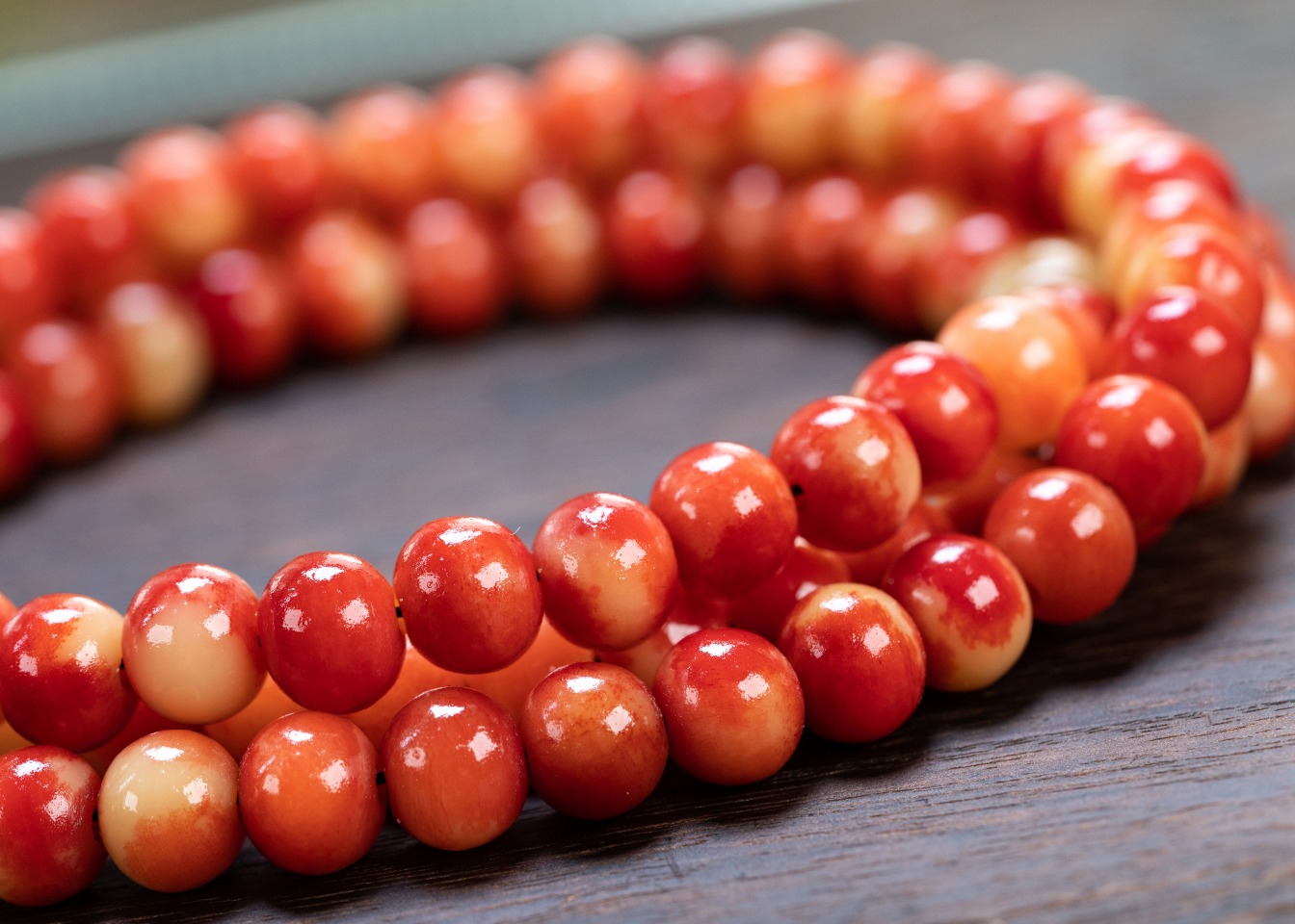 代理价269
——骆驼骨•108佛珠——约8mm——搭配：象牙果雕龙吐珠三通、驼骨背云、驼骨卡子、牦牛角桶珠🙏🙏🙏佩戴转运的功效，（图片展示12mm）一切脏东西不敢靠近，佩戴以行至山野林间  鬼魅邪兽 皆以避之 不敢近前 ！生意人必备