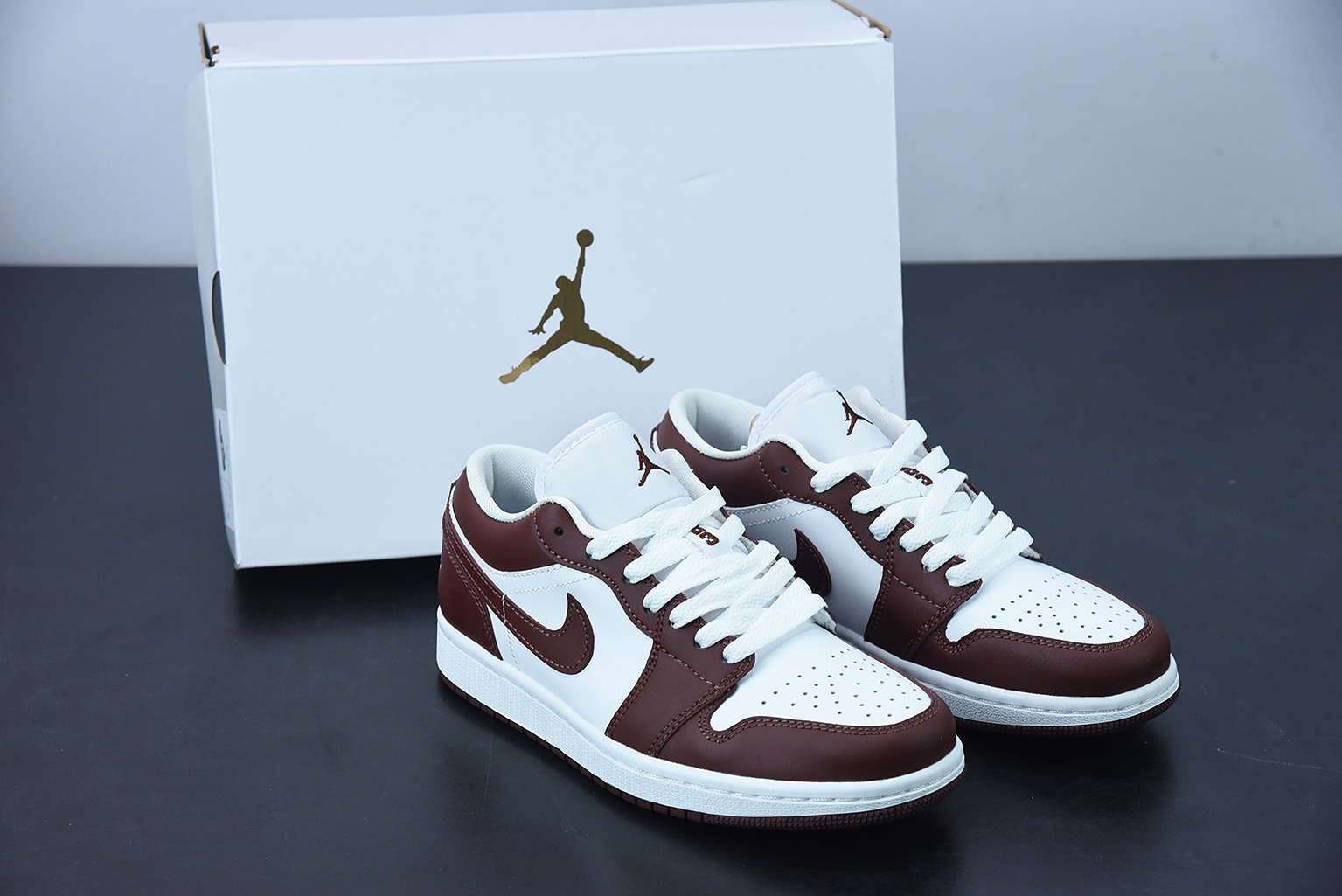 0D9D3 过验版 AJ1 Low 乔1酒红白 低帮篮球鞋 DC0774-116