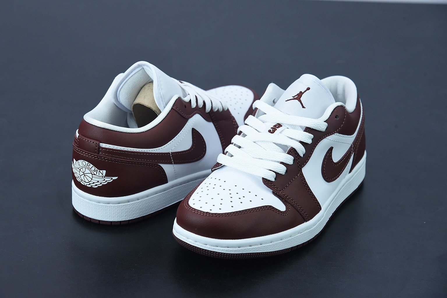 0D9D3 过验版 AJ1 Low 乔1酒红白 低帮篮球鞋 DC0774-116