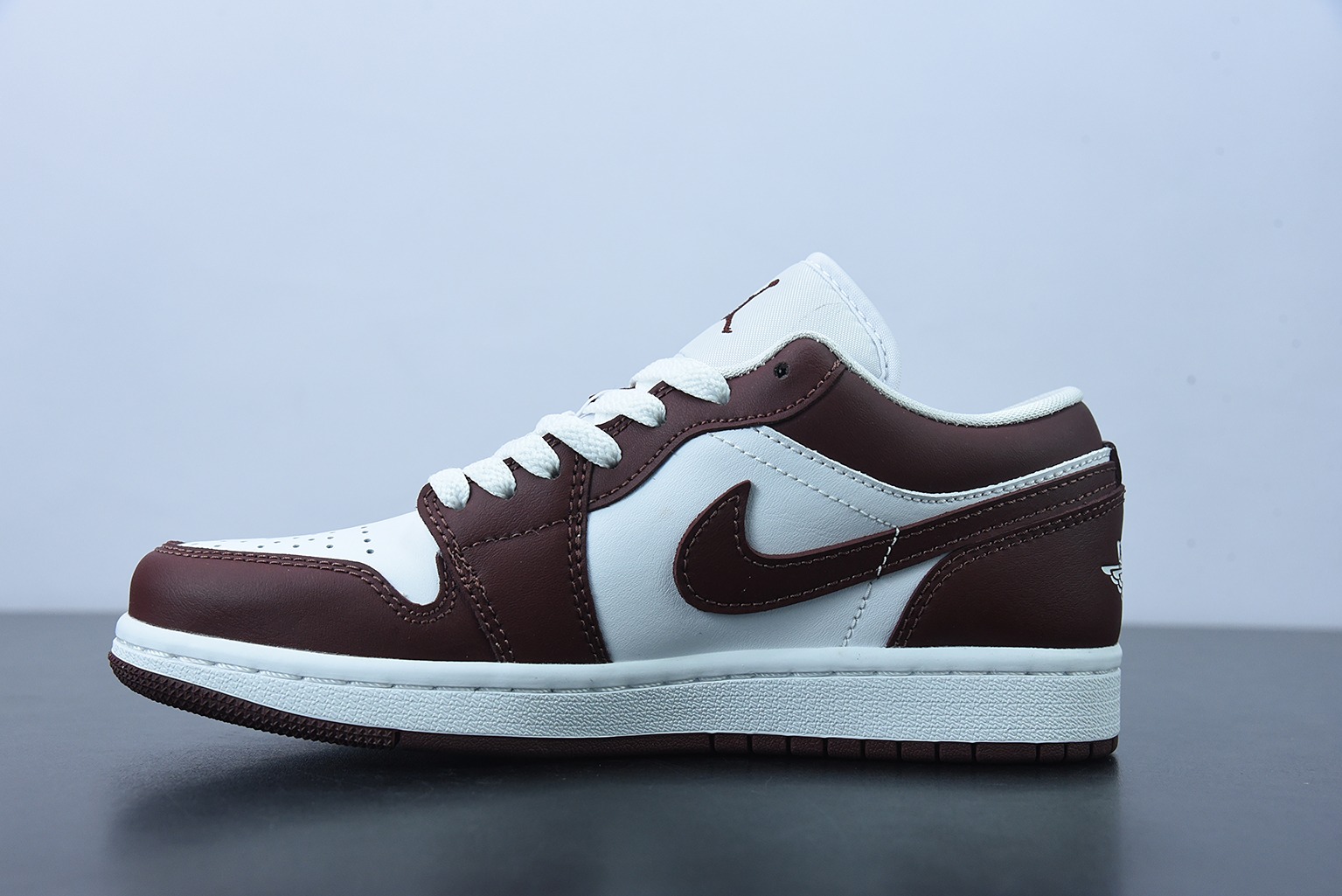 0D9D3 过验版 AJ1 Low 乔1酒红白 低帮篮球鞋 DC0774-116