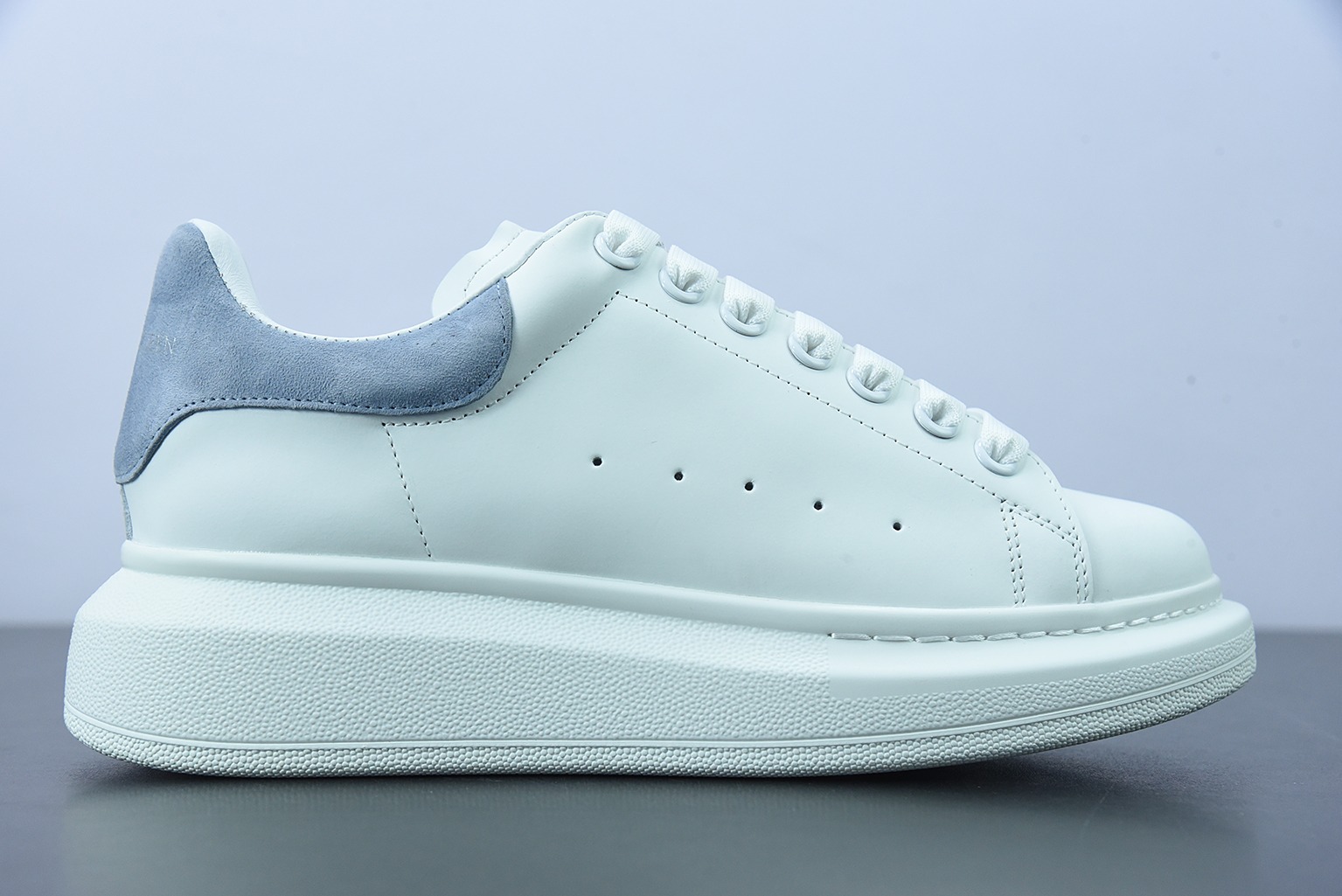 Alexander McQueen/亚历山大麦昆 雾霾蓝尾松糕鞋厚底增高小白鞋0Y7H4