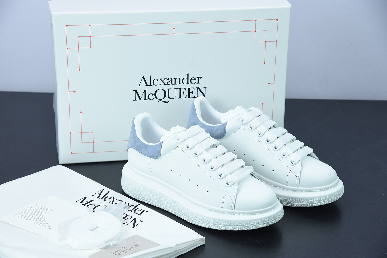 Alexander McQueen/亚历山大麦昆 雾霾蓝尾松糕鞋厚底增高小白鞋0Y7H4