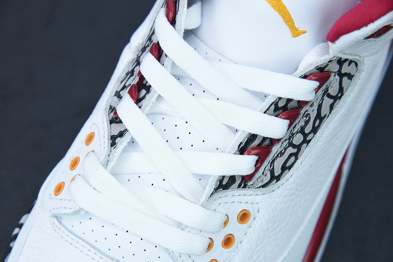 0D0Q6  纯原版本 AJ3 SE "Denim" AJ3 乔3白孔雀低帮休闲慢跑鞋 CT8532-126