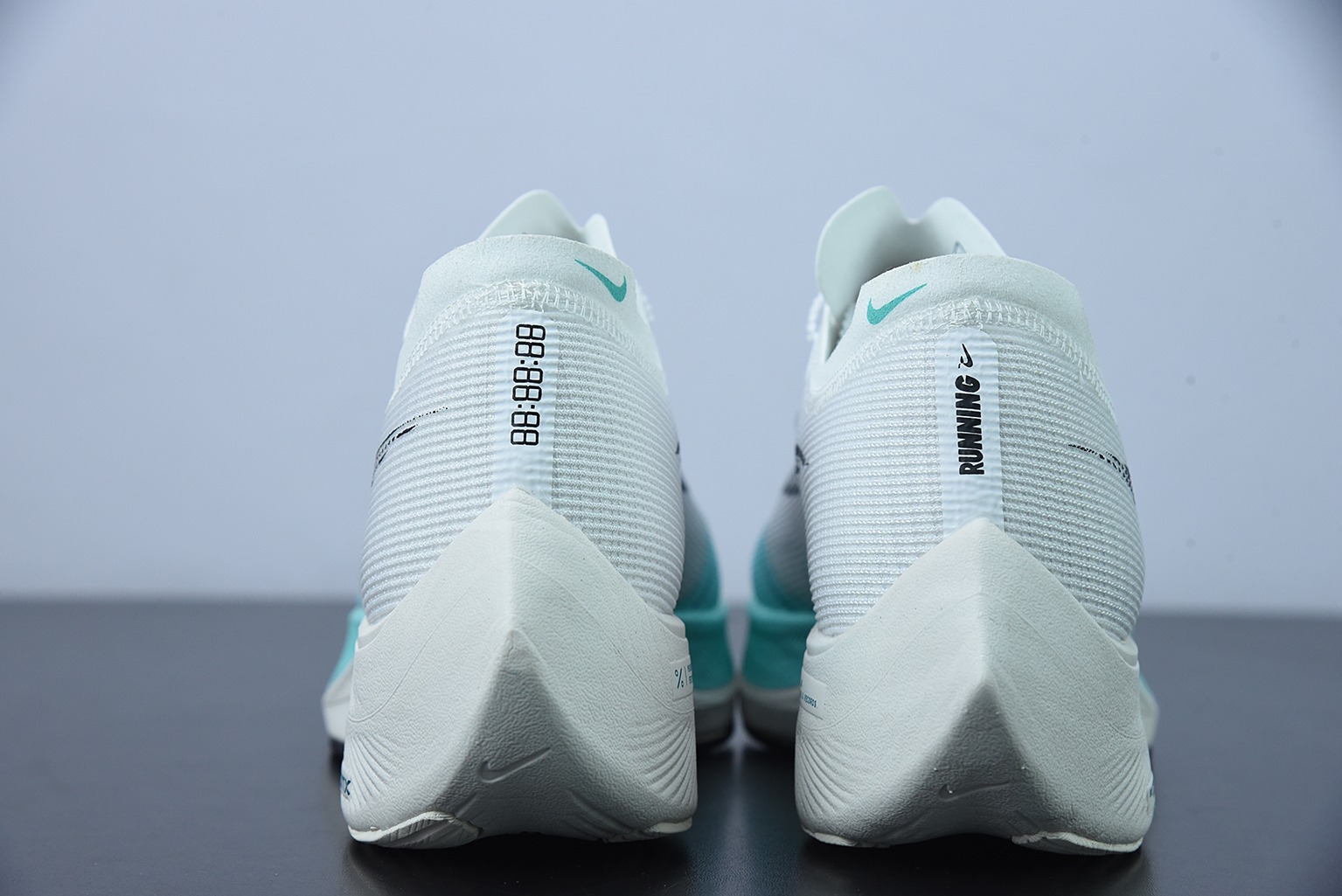 NK ZoomX Vaporfly Next% 马拉松跑步鞋二代 货号：CU4123-101