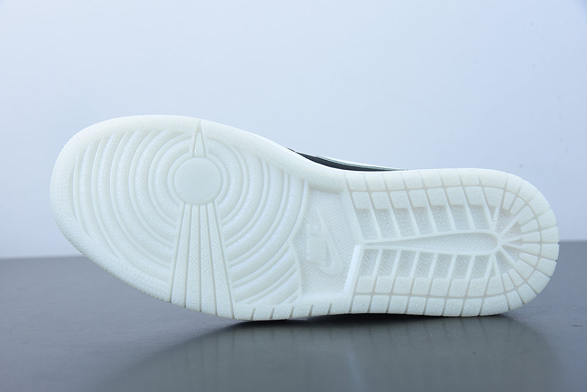 Air Jordan 1 AJ1 Low低帮 珠光白黑熊猫 男鞋 货号：DH6931-001