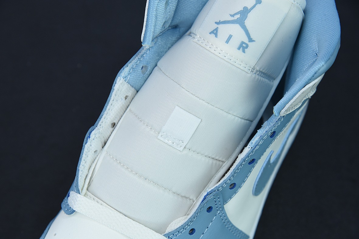 Air Jordan 1 Mid UNC AJ1北卡蓝 白蓝 中帮女子篮球鞋货号：BQ6472-141