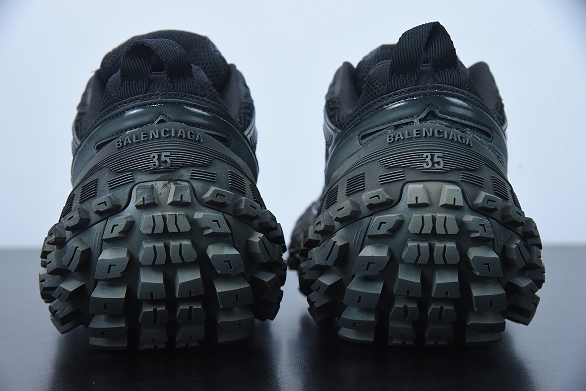 BALENCIAGA Defender Rubber Platform Sneakers卫士系列低帮坦克履带轮胎型越野户外增高厚底休闲运动慢跑鞋“685613 W2RA6 1000