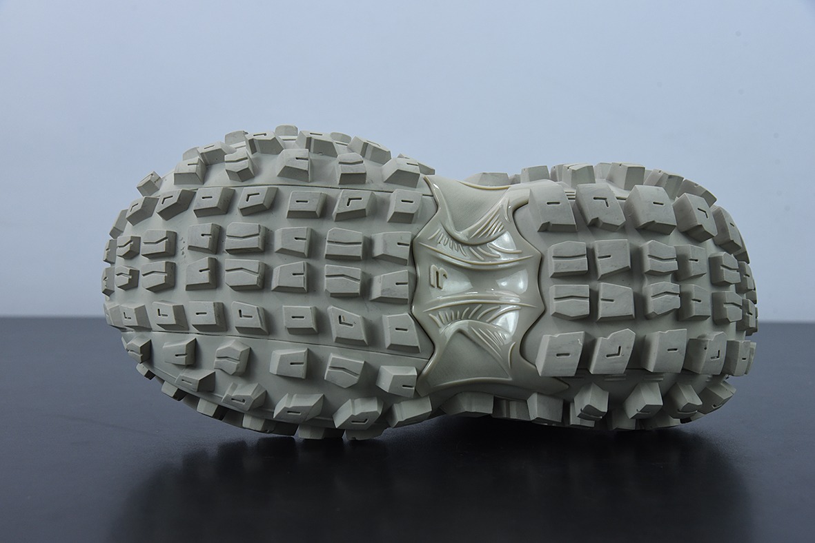 D03G7 巴黎世家/Balenciaga 巴黎世家运动鞋轮胎花纹鞋货号：685611W2RA69700