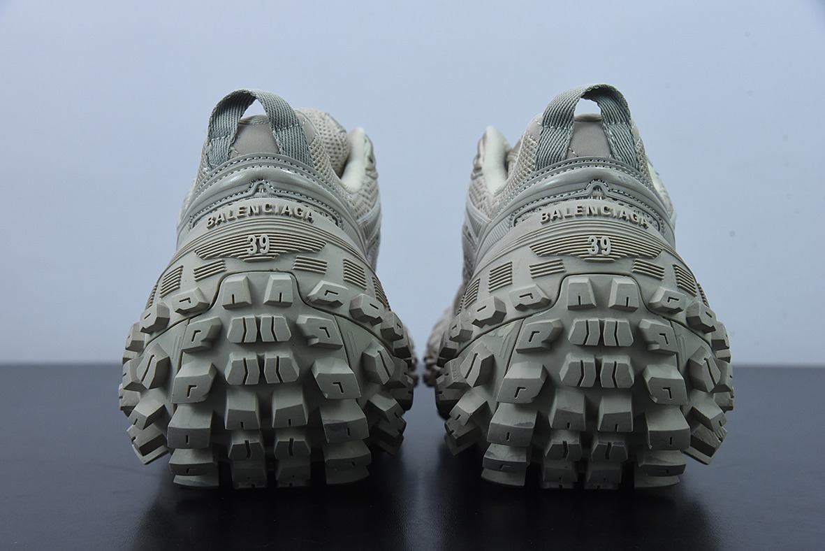 D03G7 巴黎世家/Balenciaga 巴黎世家运动鞋轮胎花纹鞋货号：685611W2RA69700