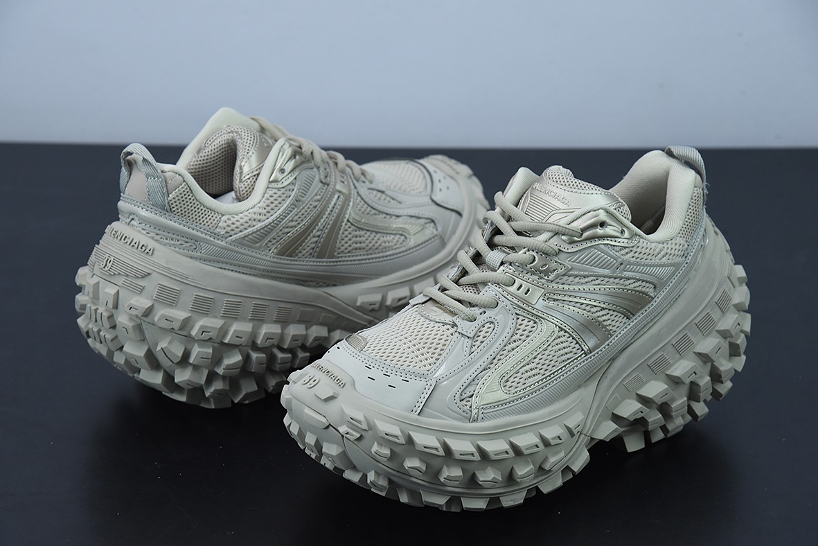 D03G7 巴黎世家/Balenciaga 巴黎世家运动鞋轮胎花纹鞋货号：685611W2RA69700