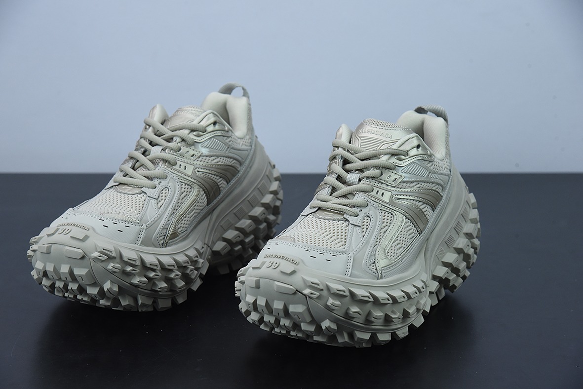 D03G7 巴黎世家/Balenciaga 巴黎世家运动鞋轮胎花纹鞋货号：685611W2RA69700