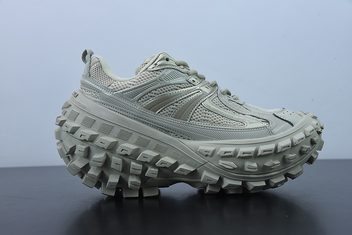 D03G7 巴黎世家/Balenciaga 巴黎世家运动鞋轮胎花纹鞋货号：685611W2RA69700