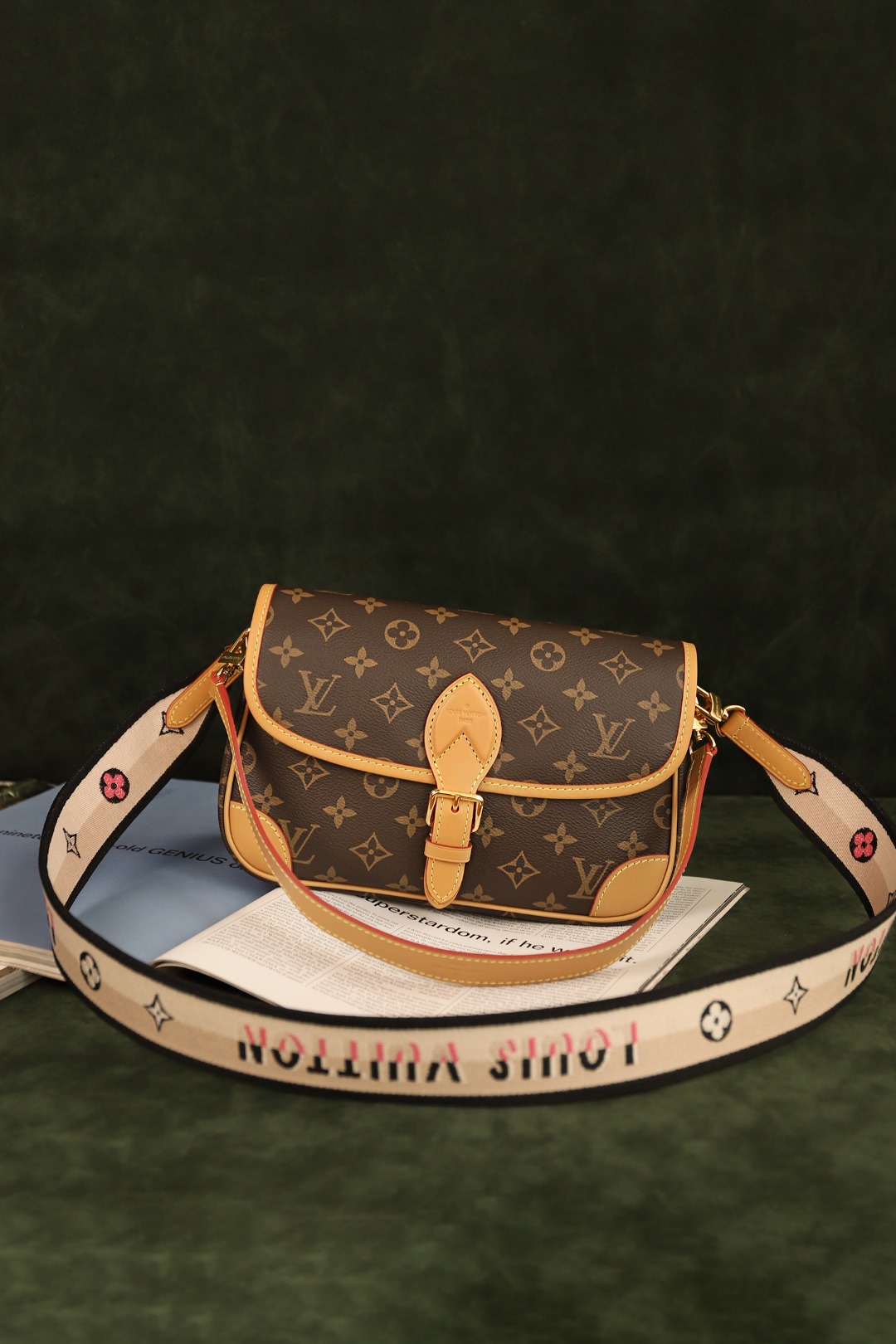 Louis Vuitton Crossbody & Shoulder Bags Unisex Monogram Canvas Cowhide Fabric Vintage Baguette M45985