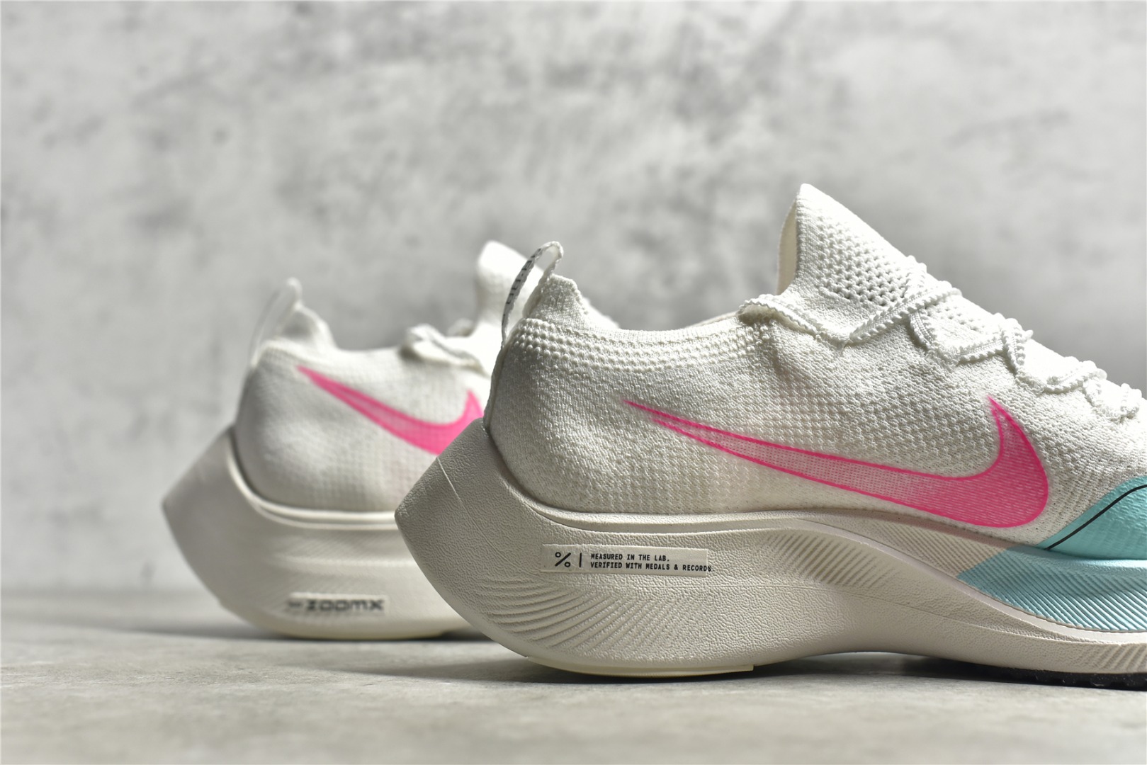 图片[9]-#公司级别 四代NK ZoomX Vaporfly Next% 破2马拉松跑鞋 细节整体升级 这款next%和上一款4%的鞋最大区的别于在鞋面面料 鞋面使用了全新 Vaporweave 科技 这种类似蝉翼的材质相比 Flyknit 更加轻薄透气 非对称的鞋带系统和泡棉护垫的加入令舒适度更高 尺码：36 36.5 37.5 38 38.5 39 40 40.5 41 42 42.5 43 44 44.5 45-选品中心