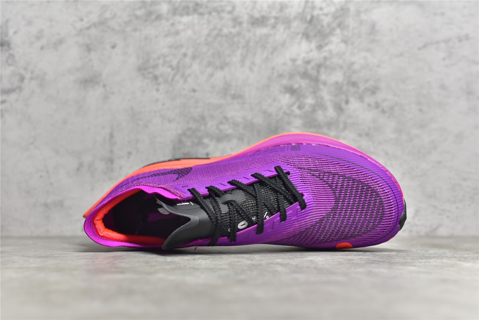 图片[4]-#公司级别 四代 NK ZoomX Vaporfly Next% 破2马拉松跑鞋 细节整体升级 这款next%和上一款4%的鞋最大区的别于在鞋面面料 鞋面使用了全新 Vaporweave 科技 这种类似蝉翼的材质相比 Flyknit 更加轻薄透气 非对称的鞋带系统和泡棉护垫的加入令舒适度更高 尺码：36 36.5 37.5 38 38.5 39 40 40.5 41 42 42.5 43 44 44.5 45-选品中心