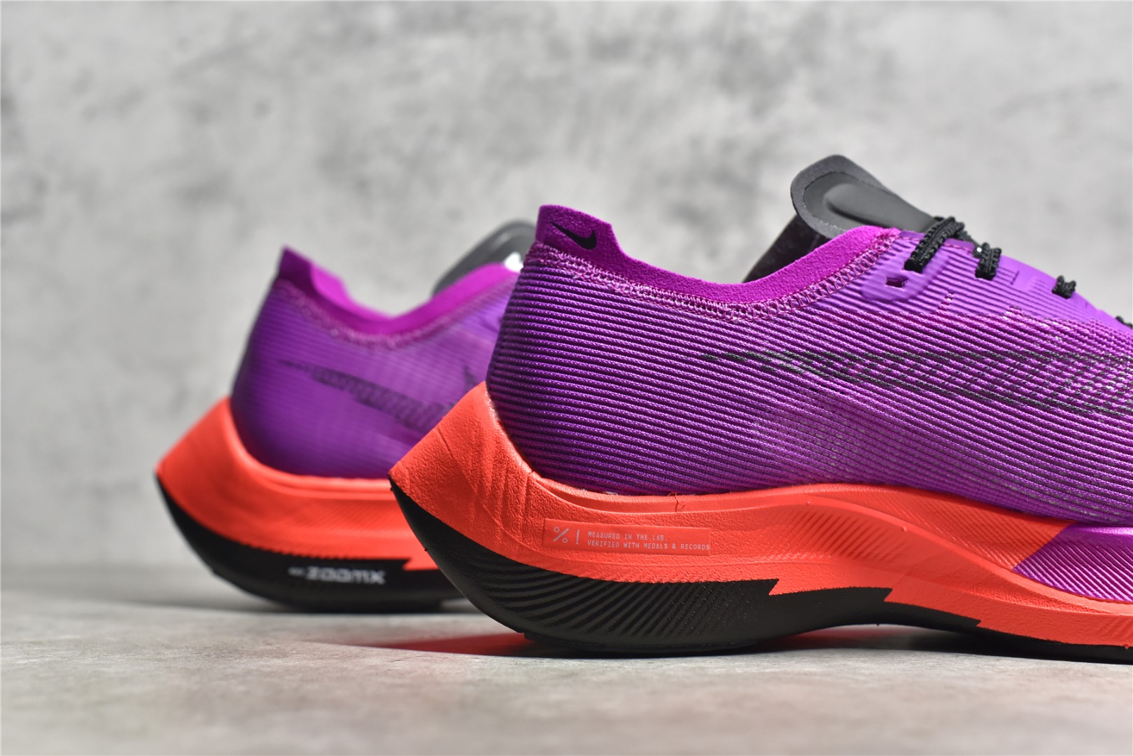 图片[9]-#公司级别 四代 NK ZoomX Vaporfly Next% 破2马拉松跑鞋 细节整体升级 这款next%和上一款4%的鞋最大区的别于在鞋面面料 鞋面使用了全新 Vaporweave 科技 这种类似蝉翼的材质相比 Flyknit 更加轻薄透气 非对称的鞋带系统和泡棉护垫的加入令舒适度更高 尺码：36 36.5 37.5 38 38.5 39 40 40.5 41 42 42.5 43 44 44.5 45-选品中心