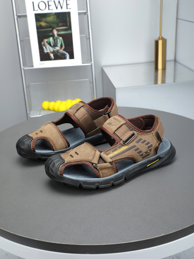 I0 , 普拉达 Prada 复古凉鞋，头层牛皮搭配橡胶组合软底，舒适日常百搭