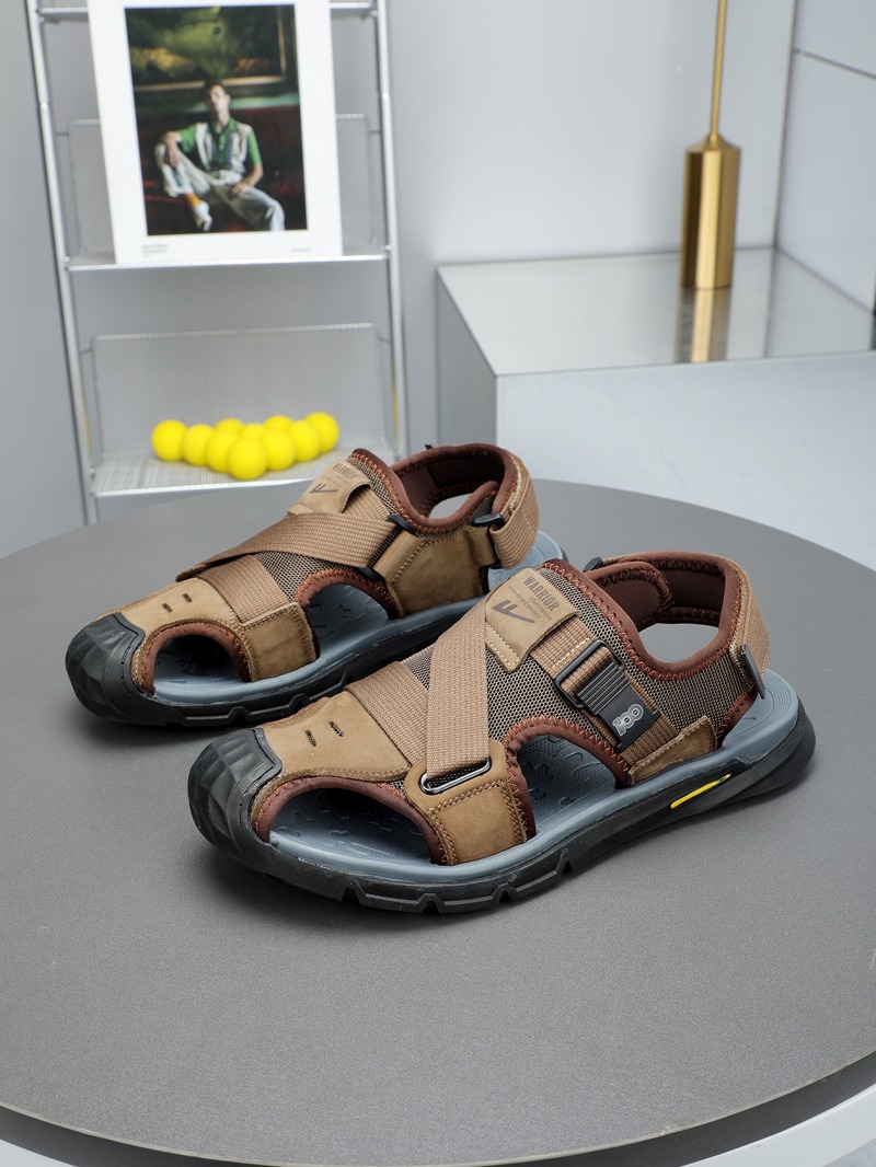 I0 , 普拉达 Prada 复古凉鞋，头层牛皮搭配橡胶组合软底，舒适日常百搭