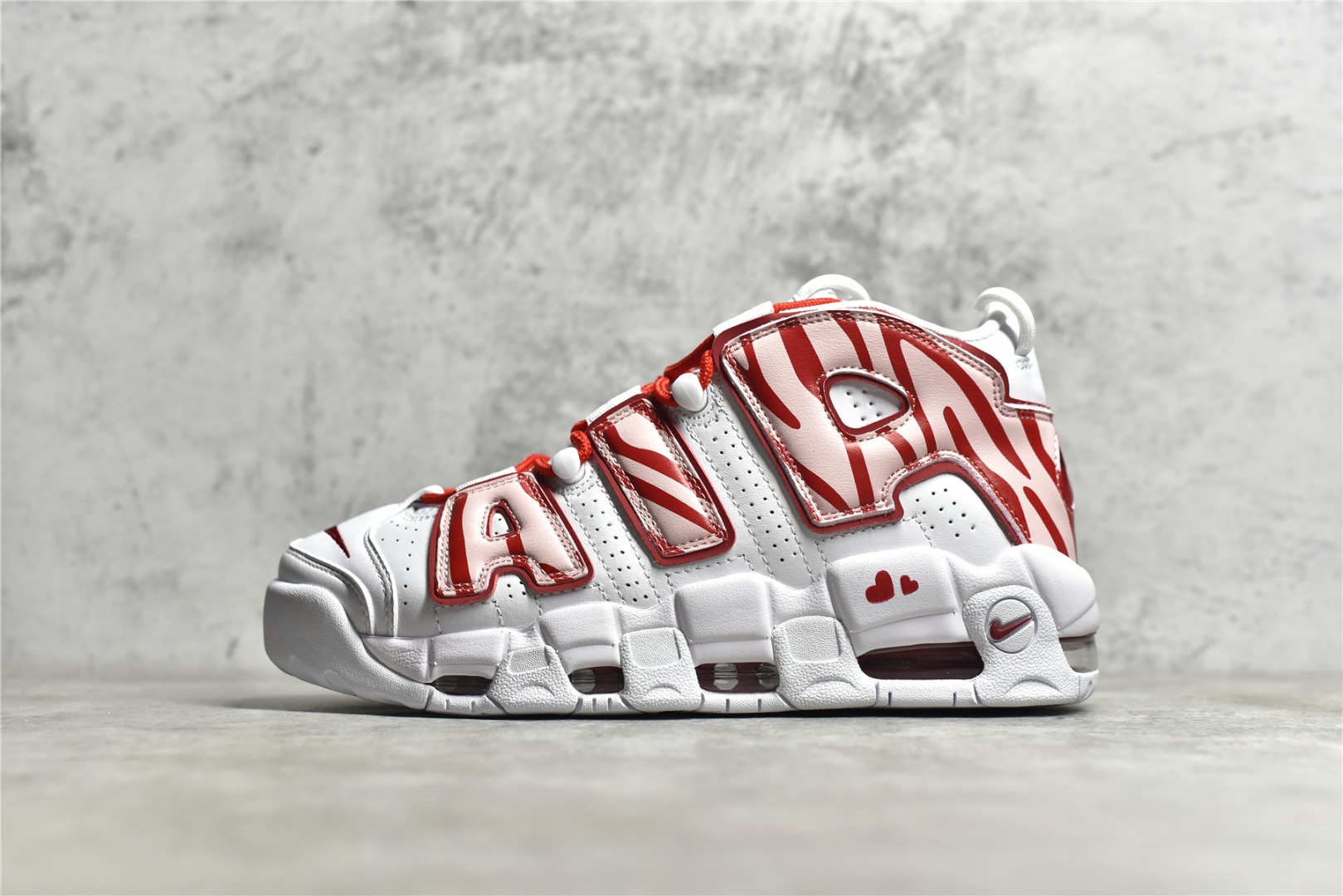 H5 公司级别【定制球鞋】Nike Air More Uptempo 皮蓬 CNY 新年限定 粉红虎纹 篮球鞋 白红
