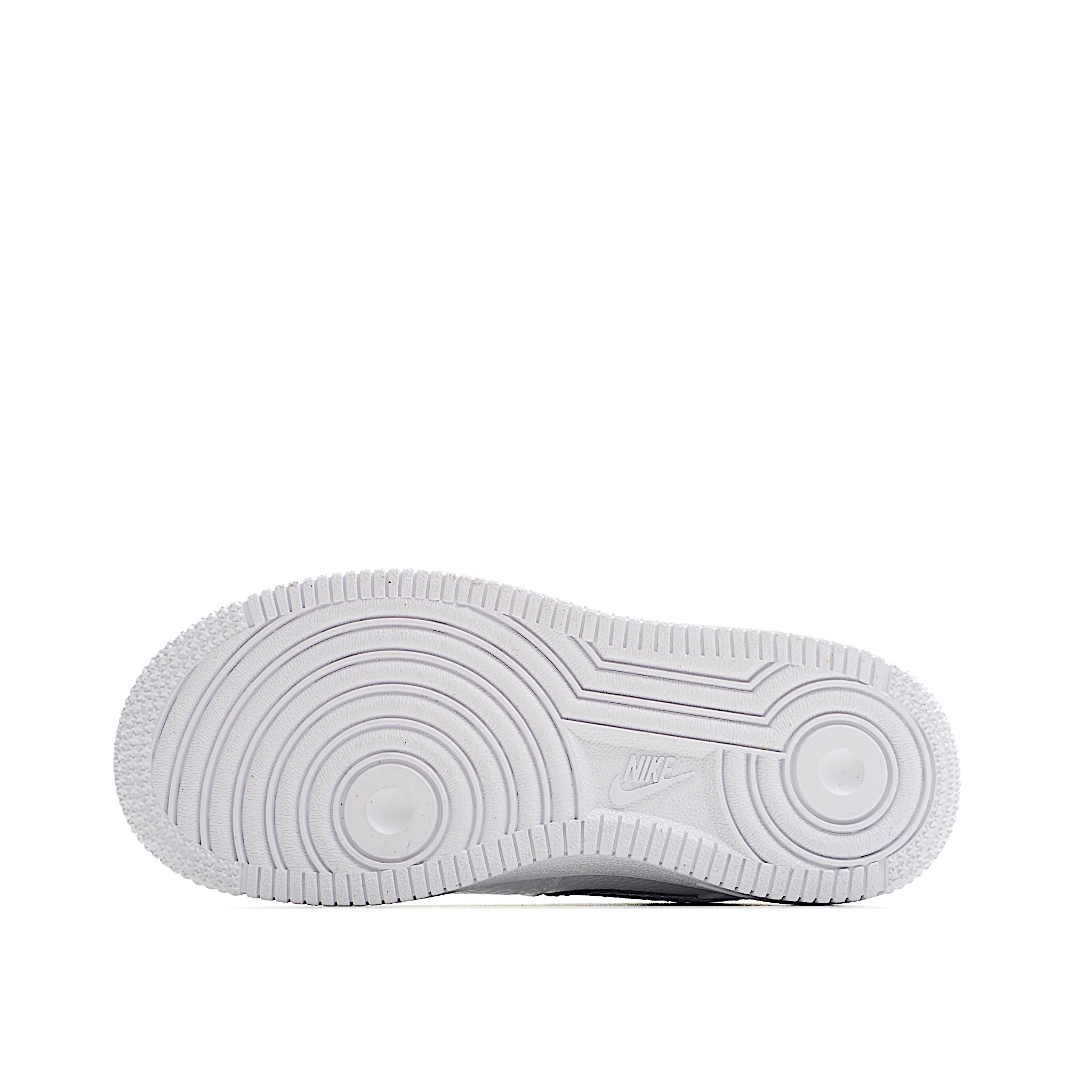 图片[6]-Nike Force 1 Low空军一号低帮儿童板鞋 Air Force 1于1982年推出，由Nike公 司的传奇设计师Bruce Kilgore设计，他摒弃了老旧的帆布鞋风格，突破性的使用内嵌式Air Sole气垫缓震系统，并将其与横跨复古与现代的外型结合，造就出风靡全球三十多年的Air Force 1,有了这个经典，您将获得耐用性，缓冲性和最佳的穿着舒适度。 货号：9100 尺码：22-37.5-选品中心