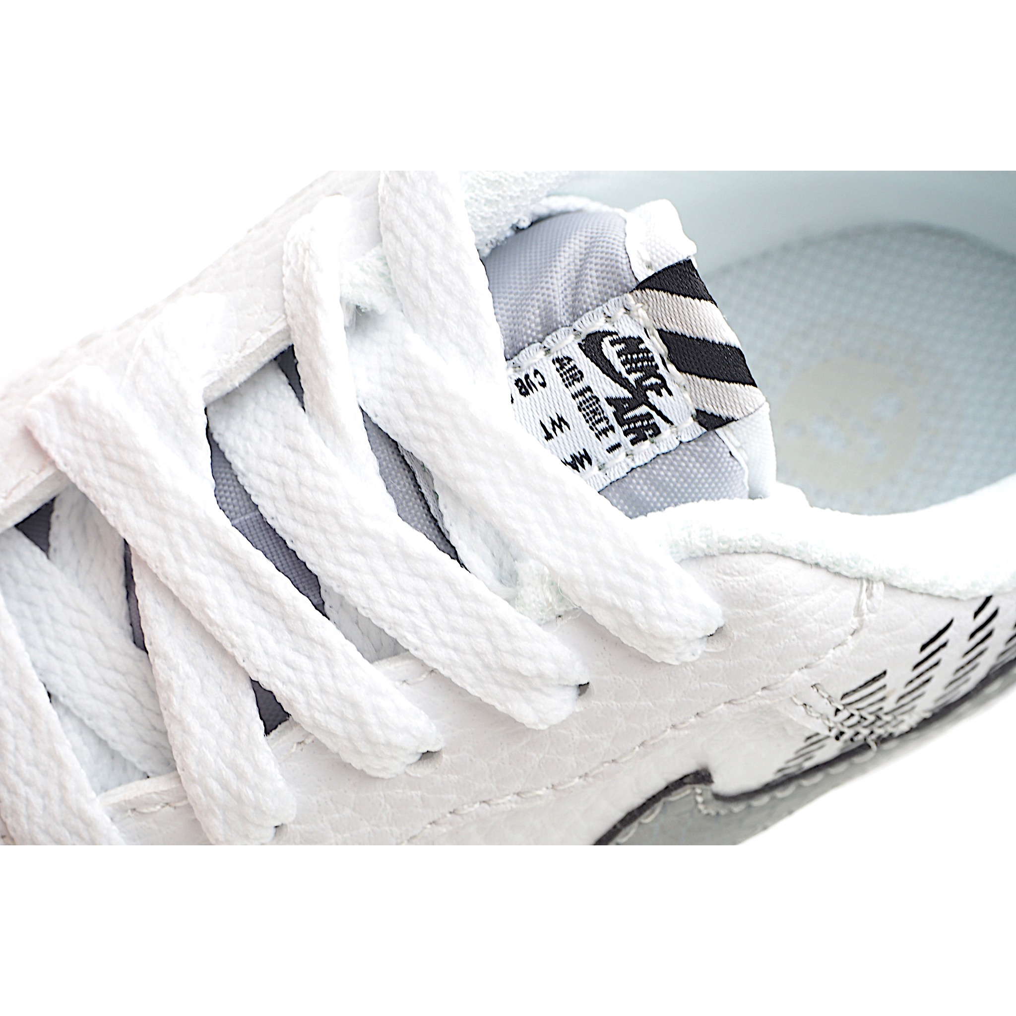 图片[8]-Nike Force 1 Low空军一号低帮儿童板鞋 Air Force 1于1982年推出，由Nike公 司的传奇设计师Bruce Kilgore设计，他摒弃了老旧的帆布鞋风格，突破性的使用内嵌式Air Sole气垫缓震系统，并将其与横跨复古与现代的外型结合，造就出风靡全球三十多年的Air Force 1,有了这个经典，您将获得耐用性，缓冲性和最佳的穿着舒适度。 货号：9100 尺码：22-37.5-选品中心