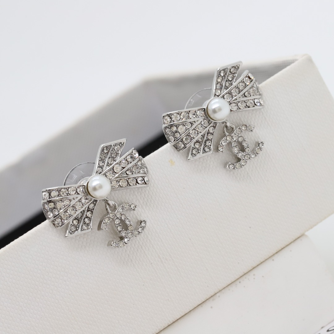 Chanel - Necklace
