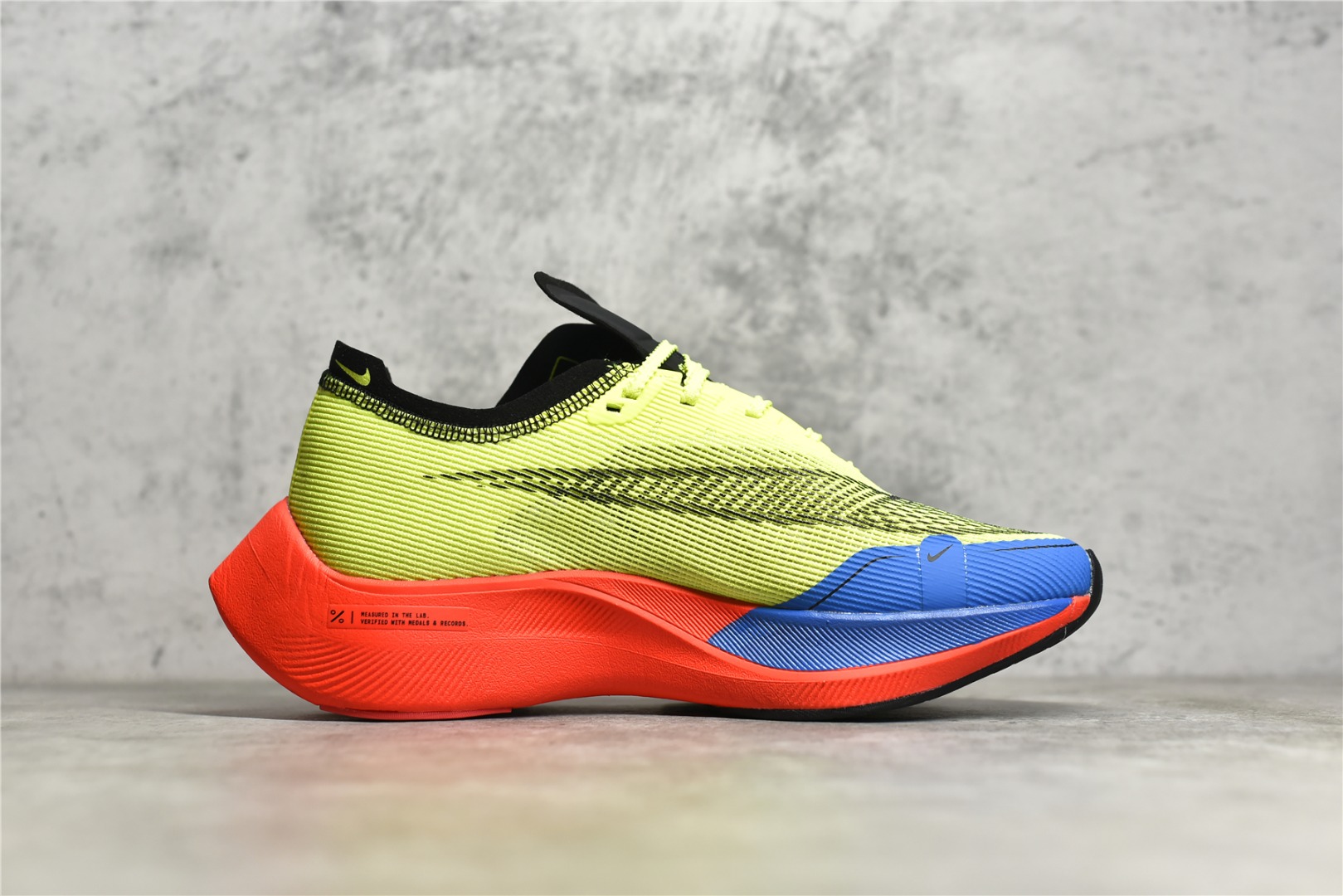 图片[3]-#公司级别 四代 NK ZoomX Vaporfly Next% 破2马拉松跑鞋 细节整体升级 这款next%和上一款4%的鞋最大区的别于在鞋面面料 鞋面使用了全新 Vaporweave 科技 这种类似蝉翼的材质相比 Flyknit 更加轻薄透气 非对称的鞋带系统和泡棉护垫的加入令舒适度更高 尺码：36 36.5 37.5 38 38.5 39 40 40.5 41 42 42.5 43 44 44.5 45-选品中心