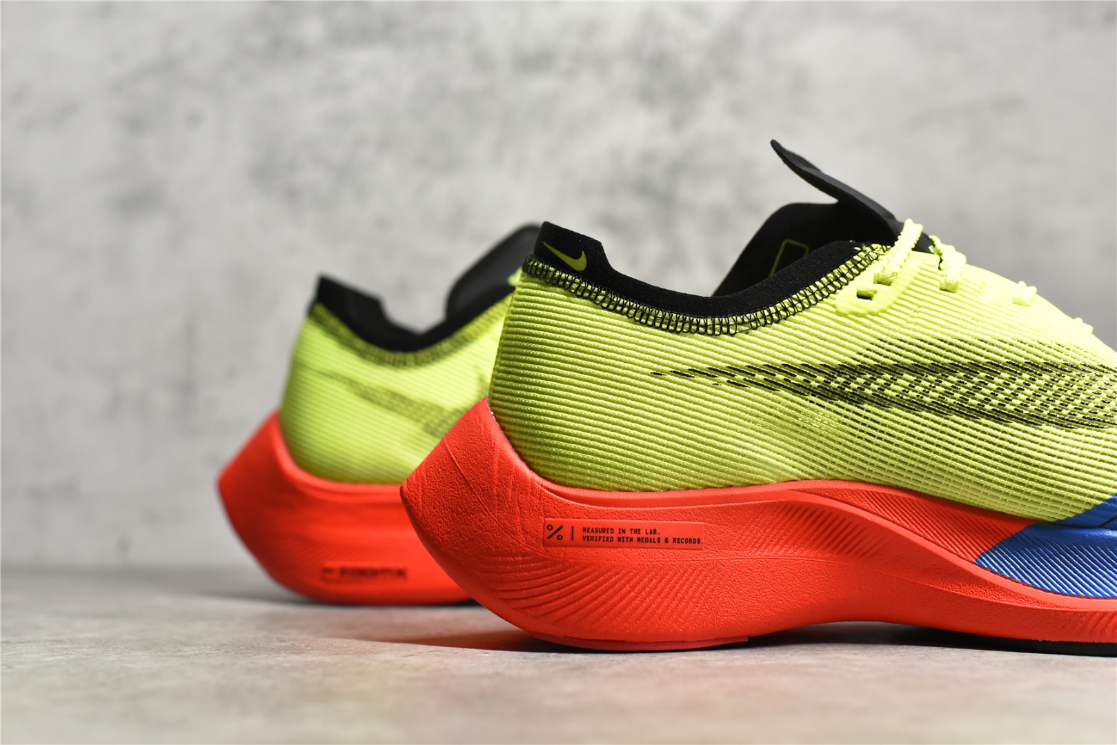 图片[9]-#公司级别 四代 NK ZoomX Vaporfly Next% 破2马拉松跑鞋 细节整体升级 这款next%和上一款4%的鞋最大区的别于在鞋面面料 鞋面使用了全新 Vaporweave 科技 这种类似蝉翼的材质相比 Flyknit 更加轻薄透气 非对称的鞋带系统和泡棉护垫的加入令舒适度更高 尺码：36 36.5 37.5 38 38.5 39 40 40.5 41 42 42.5 43 44 44.5 45-选品中心