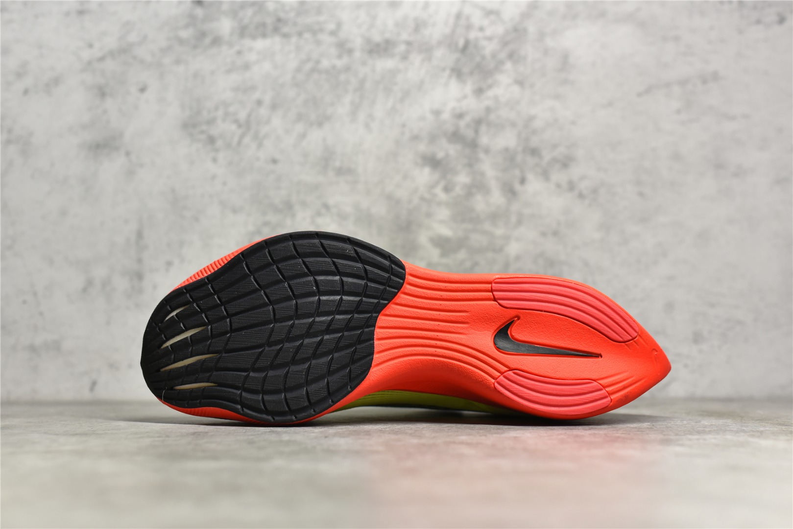 图片[6]-#公司级别 四代 NK ZoomX Vaporfly Next% 破2马拉松跑鞋 细节整体升级 这款next%和上一款4%的鞋最大区的别于在鞋面面料 鞋面使用了全新 Vaporweave 科技 这种类似蝉翼的材质相比 Flyknit 更加轻薄透气 非对称的鞋带系统和泡棉护垫的加入令舒适度更高 尺码：36 36.5 37.5 38 38.5 39 40 40.5 41 42 42.5 43 44 44.5 45-选品中心