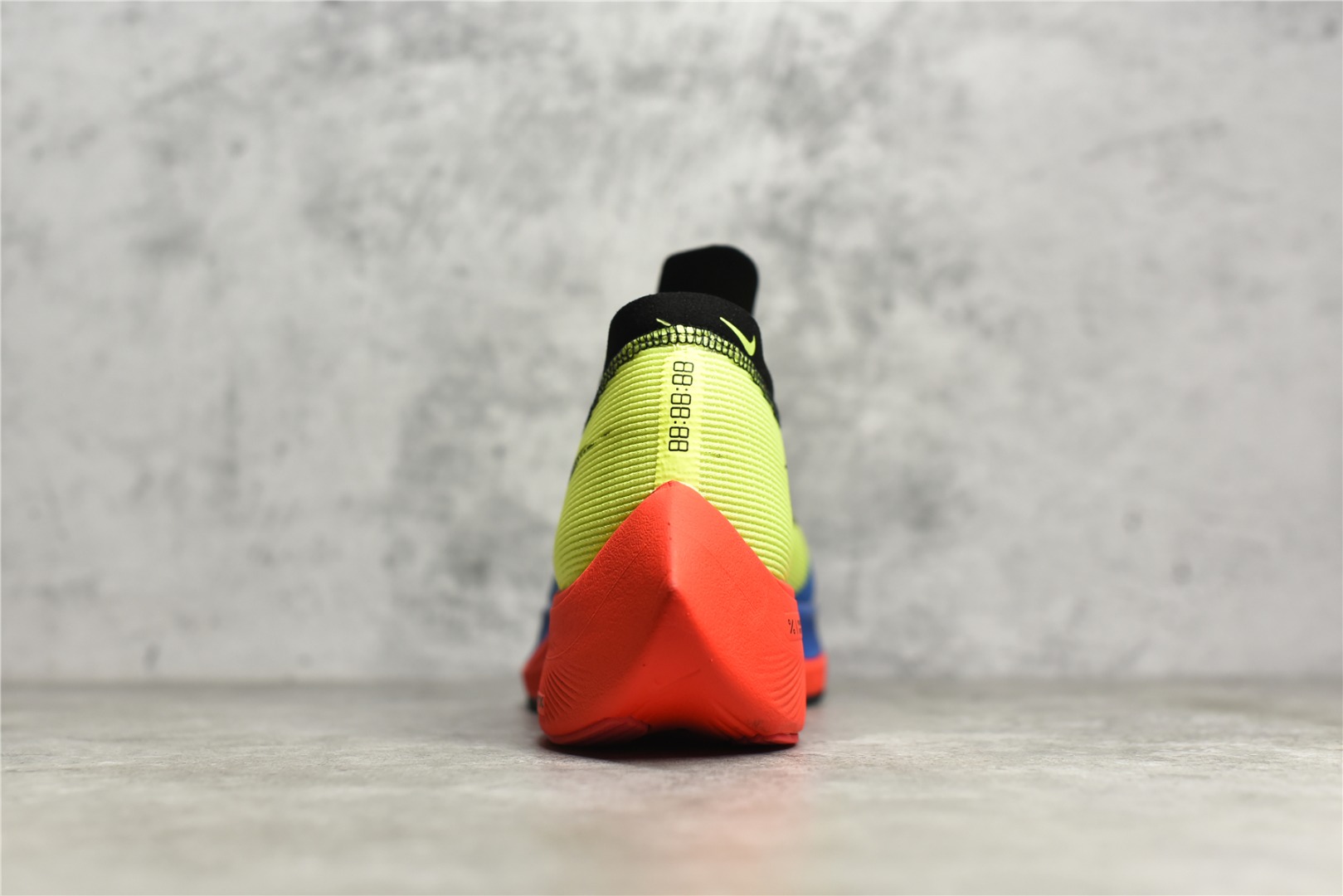 图片[5]-#公司级别 四代 NK ZoomX Vaporfly Next% 破2马拉松跑鞋 细节整体升级 这款next%和上一款4%的鞋最大区的别于在鞋面面料 鞋面使用了全新 Vaporweave 科技 这种类似蝉翼的材质相比 Flyknit 更加轻薄透气 非对称的鞋带系统和泡棉护垫的加入令舒适度更高 尺码：36 36.5 37.5 38 38.5 39 40 40.5 41 42 42.5 43 44 44.5 45-选品中心