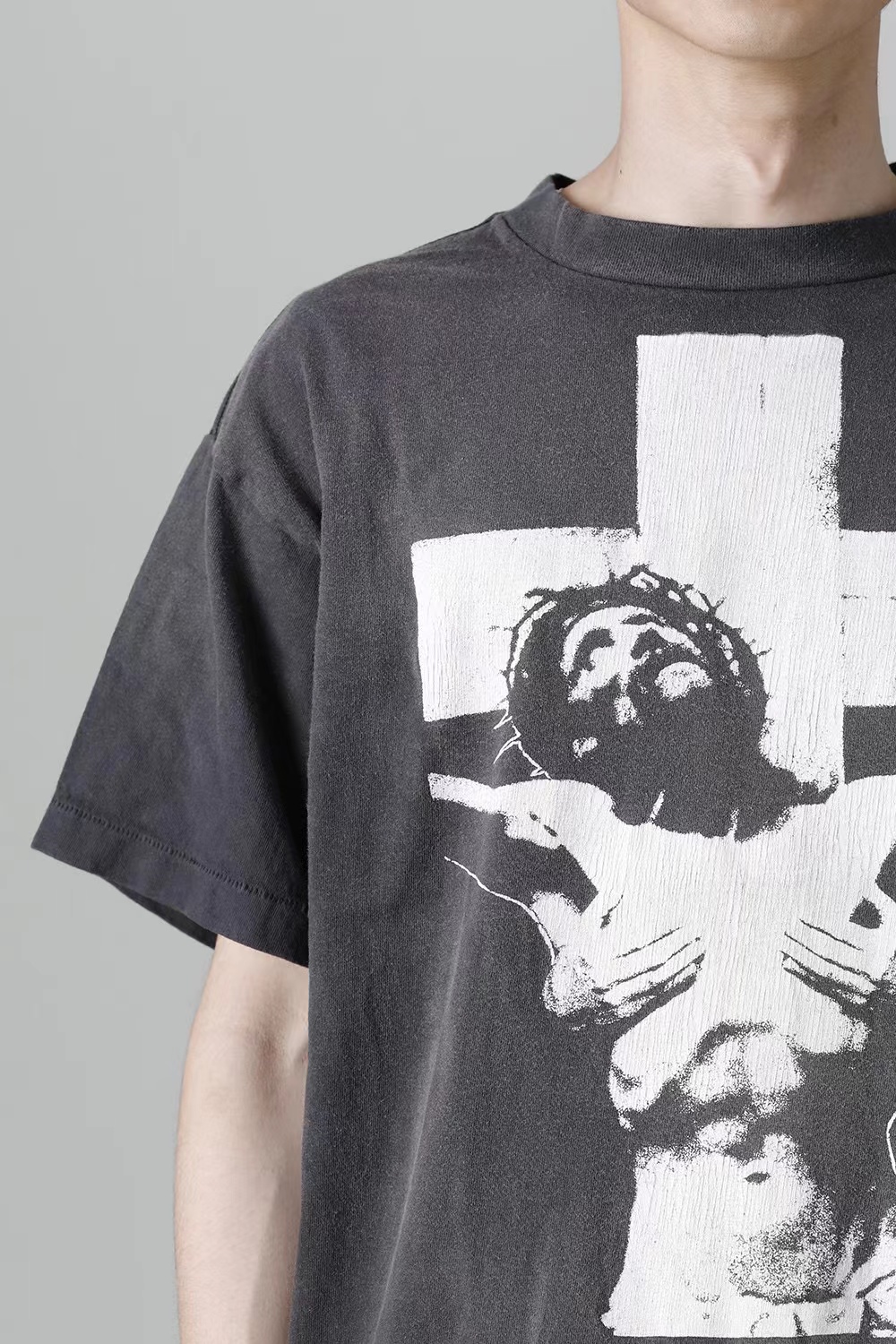 Upper body collection picture Saint Michael 22ss Crucifixion Jesus Print Short