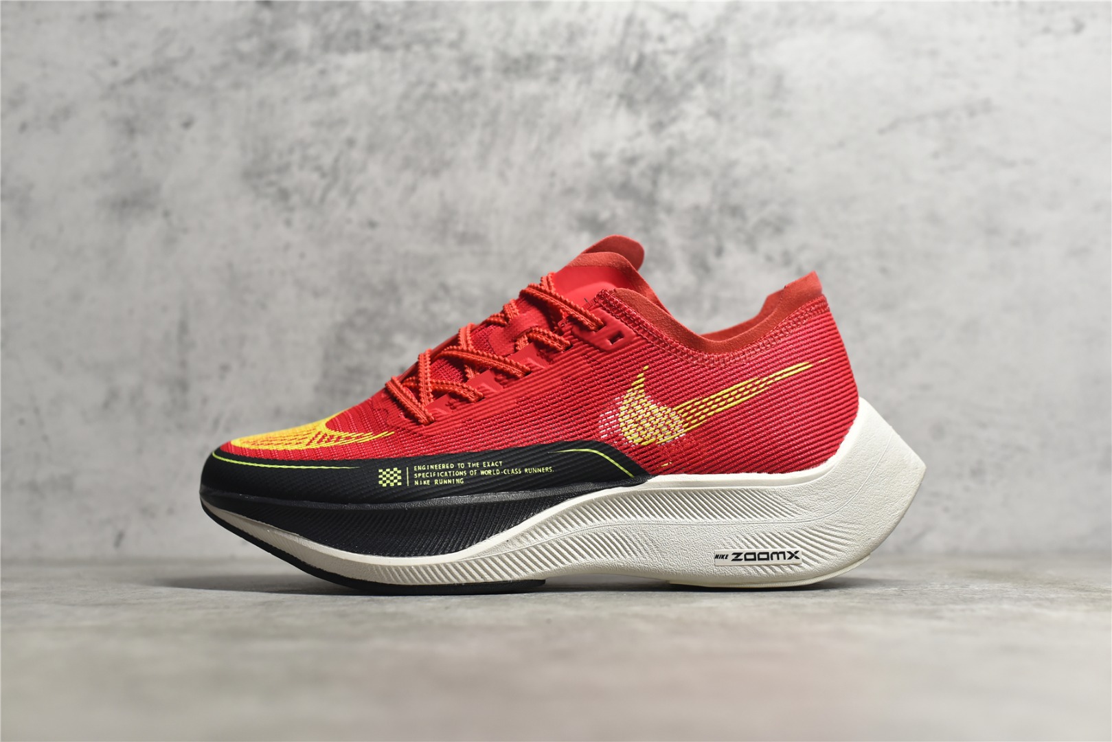 #公司级别 四代 NK ZoomX Vaporfly Next% 破2马拉松跑鞋 细节整体升级 这款next%和上一款4%的鞋最大区的别于在鞋面面料 鞋面使用了全新 Vaporweave 科技 这种类似蝉翼的材质相比 Flyknit 更加轻薄透气 非对称的鞋带系统和泡棉护垫的加入令舒适度更高 尺码：36 36.5 37.5 38 38.5 39 40 40.5 41 42 42.5 43 44 44.5 45-选品中心