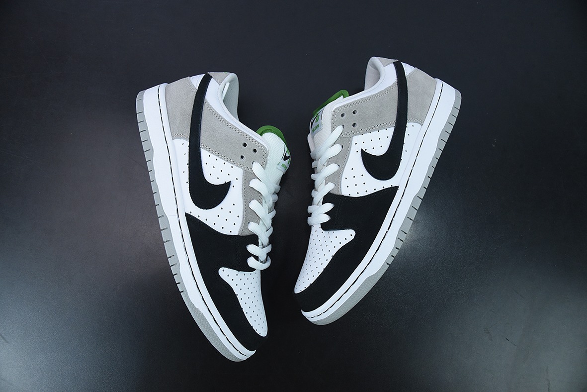 M00M5 纯原 NK SB Dunk Low "Chloroph yll" 灰白黑 叶绿素低帮休闲运动滑板板鞋 货号：BQ6817-011