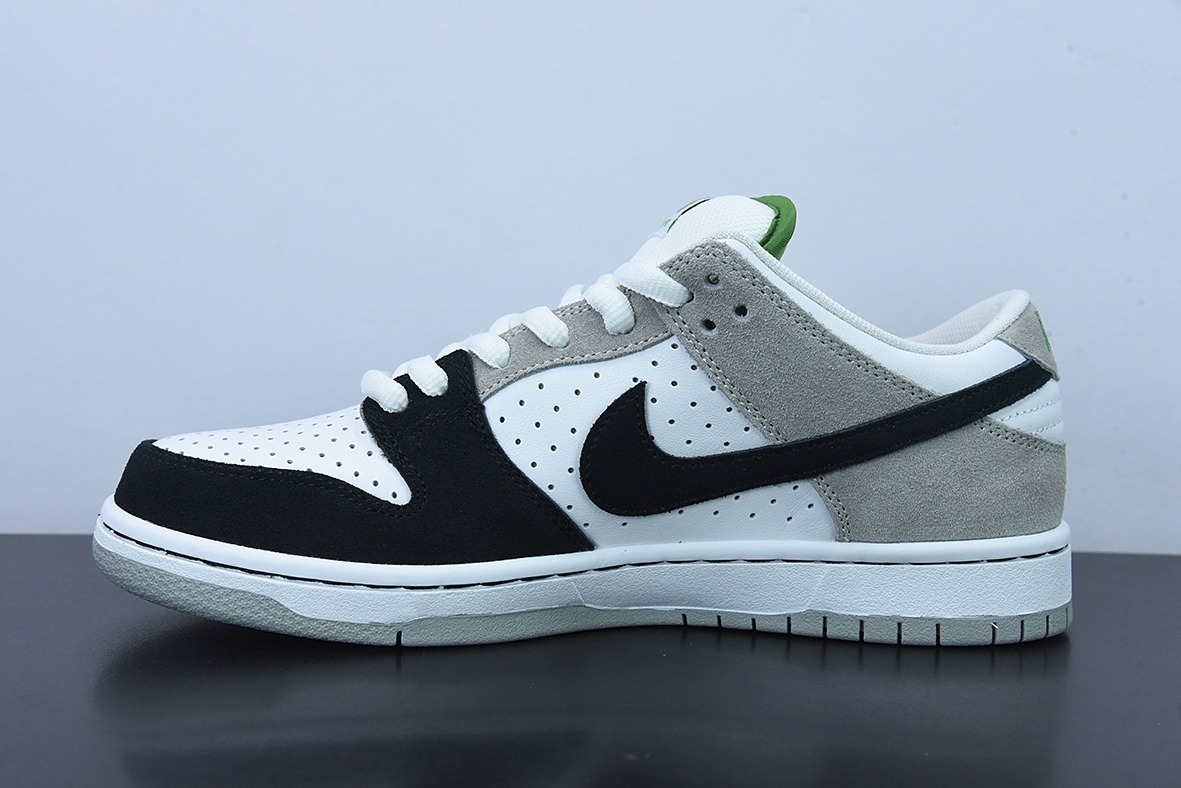 M00M5 纯原 NK SB Dunk Low "Chloroph yll" 灰白黑 叶绿素低帮休闲运动滑板板鞋 货号：BQ6817-011