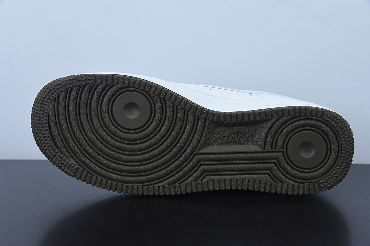 K05L3纯原 Air Force 1 Nike Low 白褐色  空军一号低帮 货号：DO5220 162