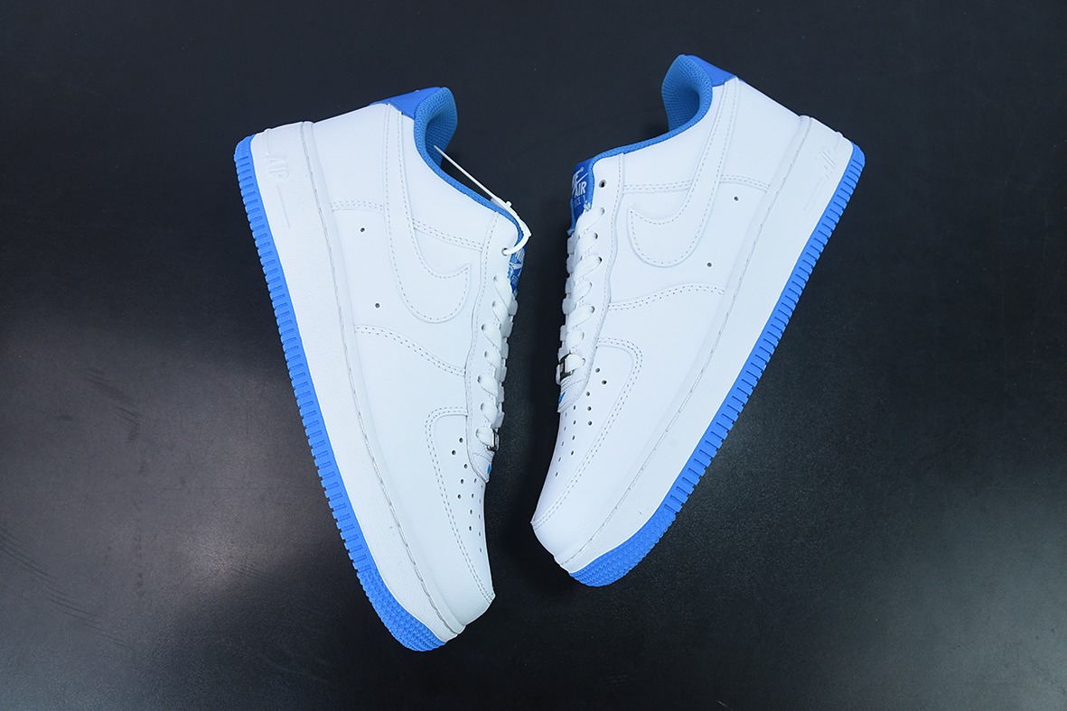 K05L3 纯原Nike Air Force 1’07 LV8" White/UNC"空军一号经典白北卡蓝”慢跑鞋 货号:DR9867-101